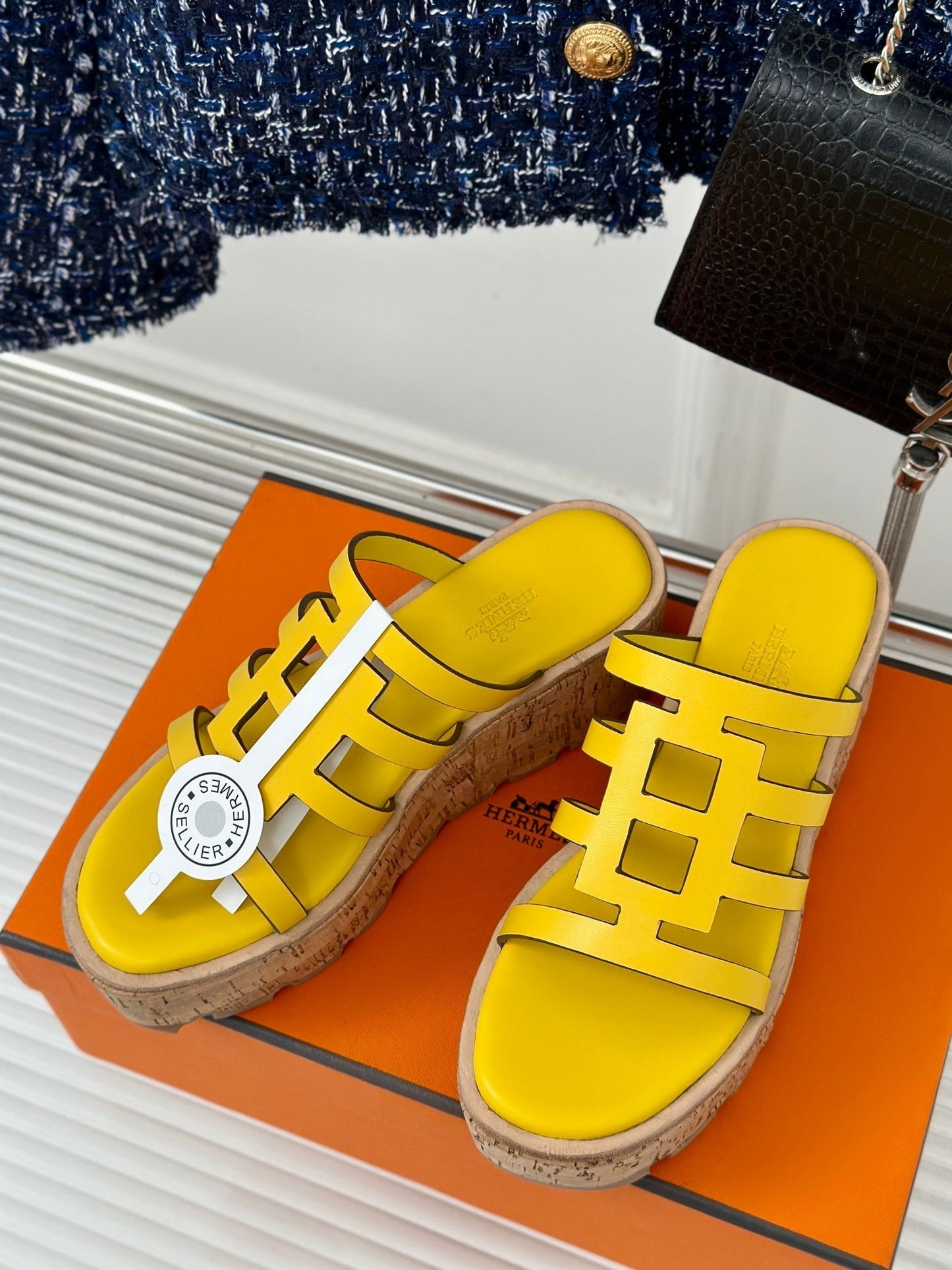 ISABELLA SANDAL LEMON CALFSKIN - 35