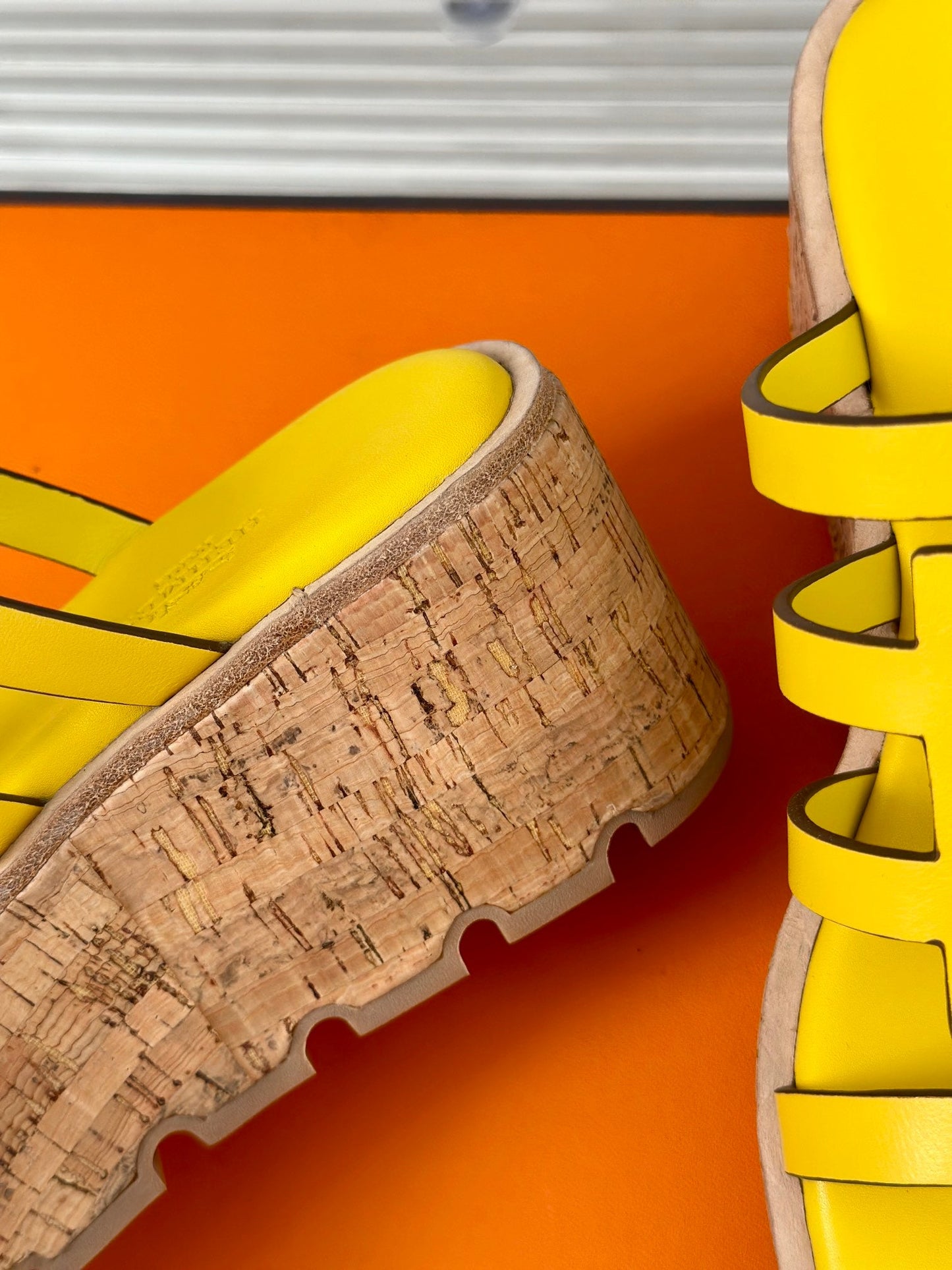 ISABELLA SANDAL LEMON CALFSKIN - 35