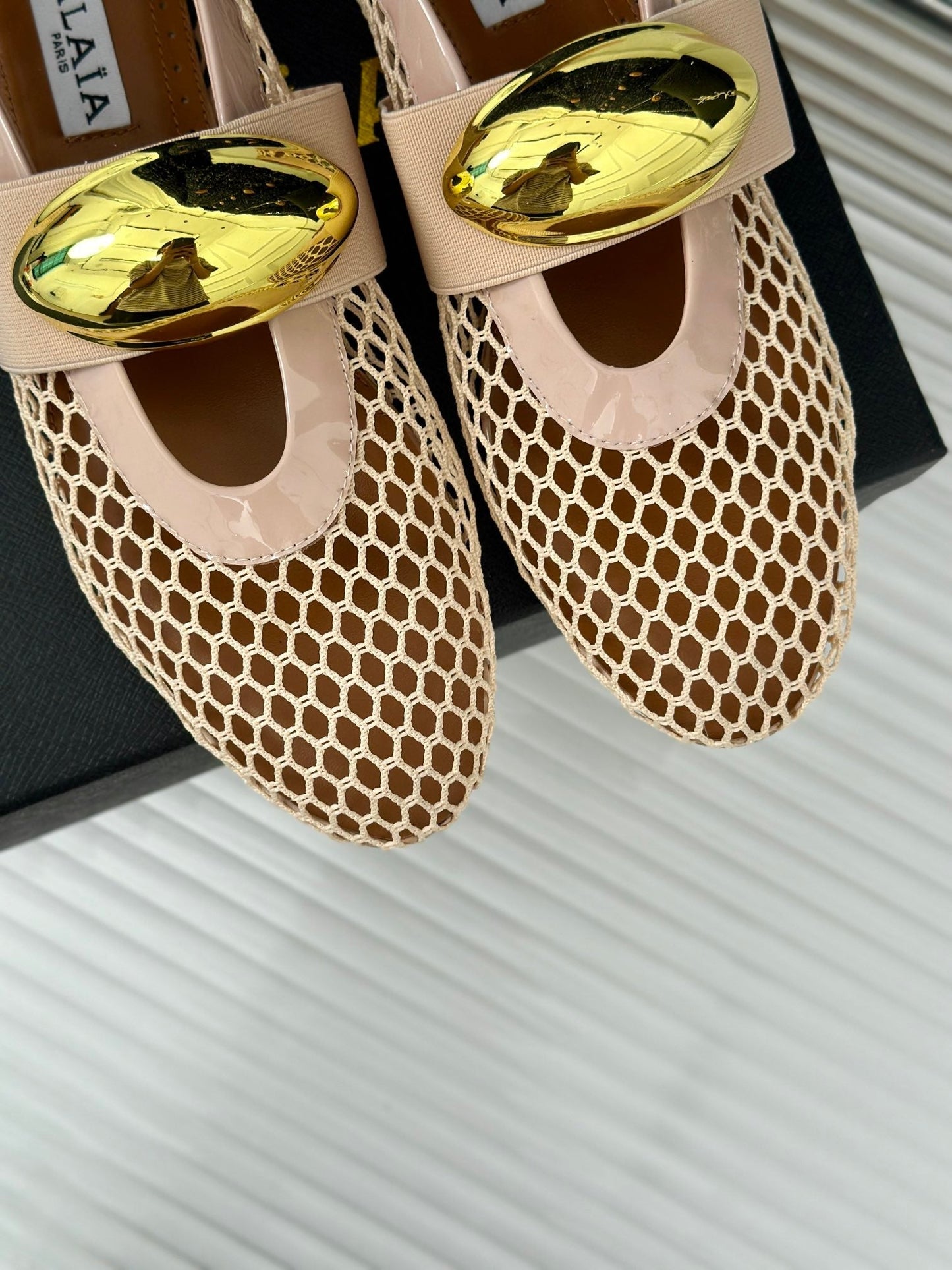 ALAIA MARY JANE SHOES IN BEIGE MESH WITH GOLD HARDWARE - 35