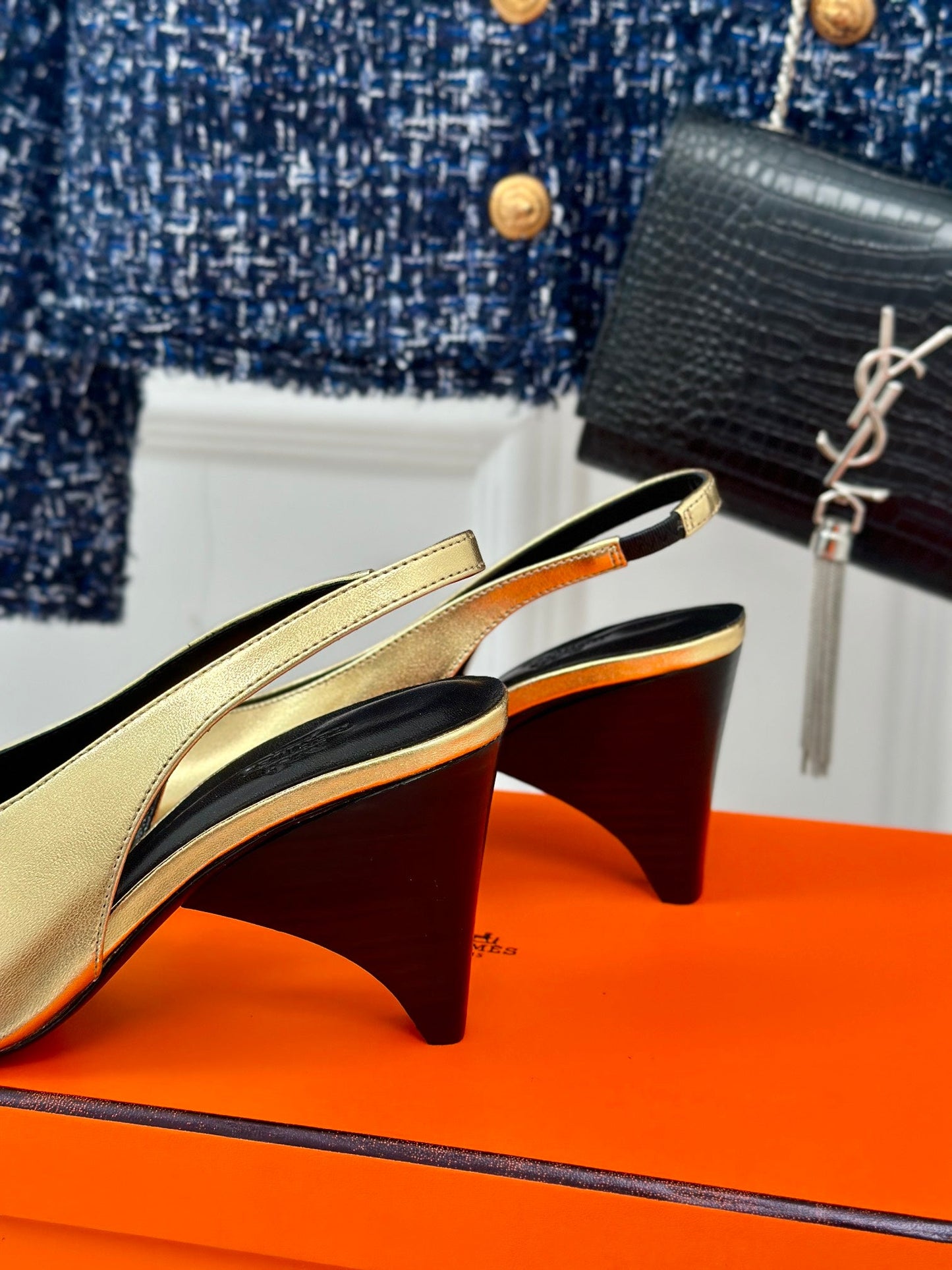 HIGH HEEL 75 MM POINTED- TOE SANDAL IN GOLD CALFSKIN - 35