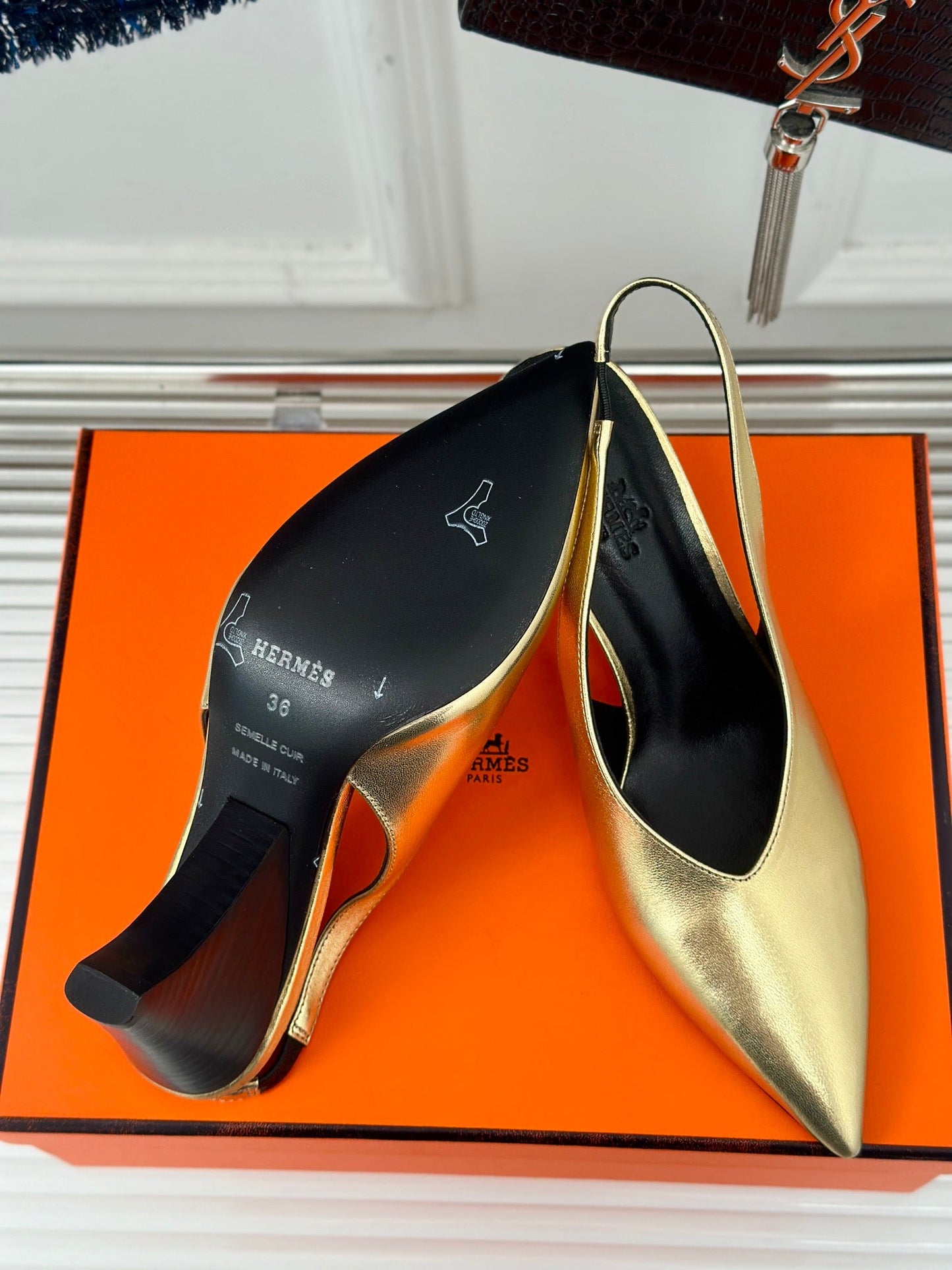 HIGH HEEL 75 MM POINTED- TOE SANDAL IN GOLD CALFSKIN - 35