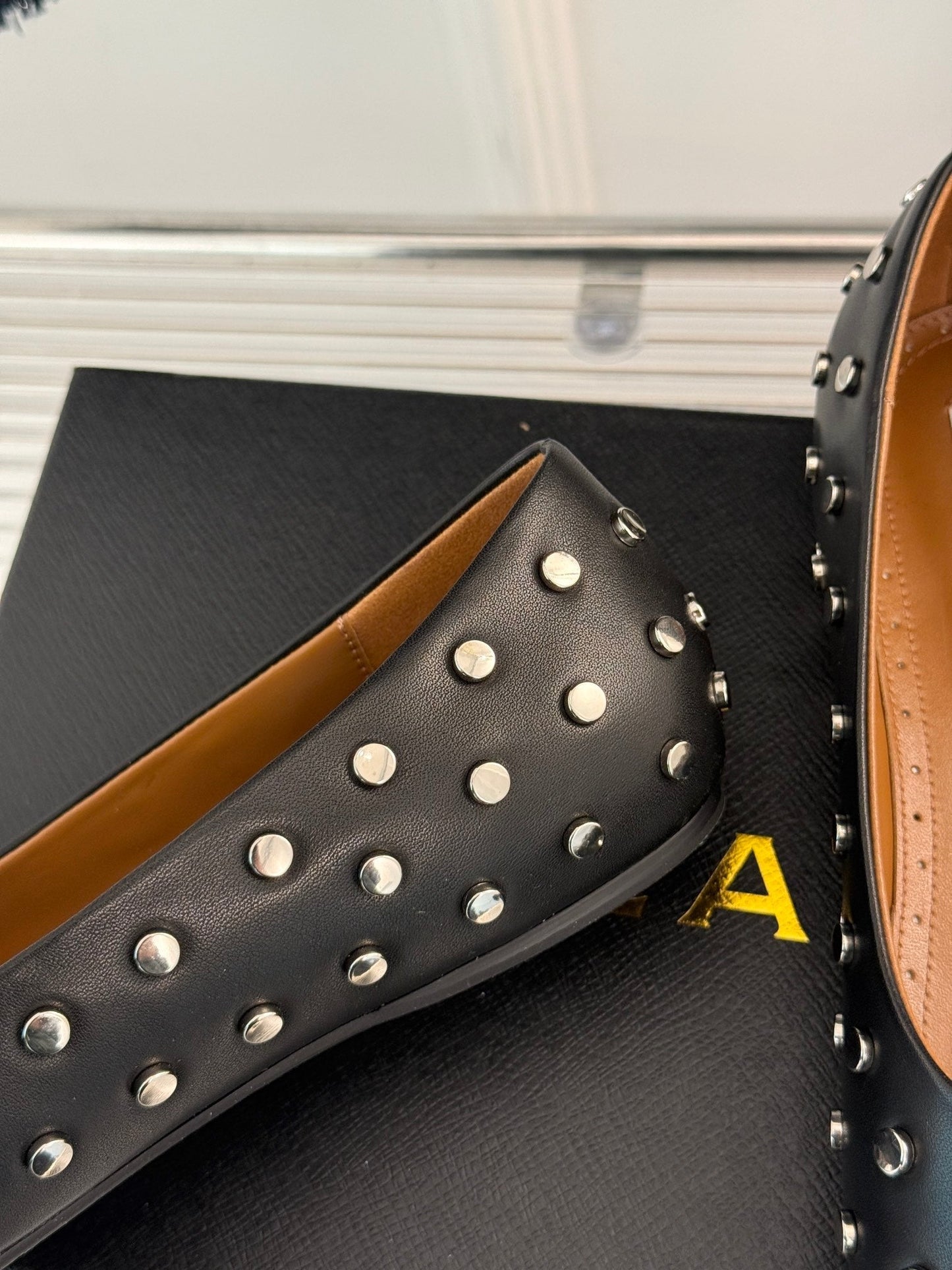 STUD-EMBELLISHED BALLET FLATS IN BLACK CALFSKIN - 35