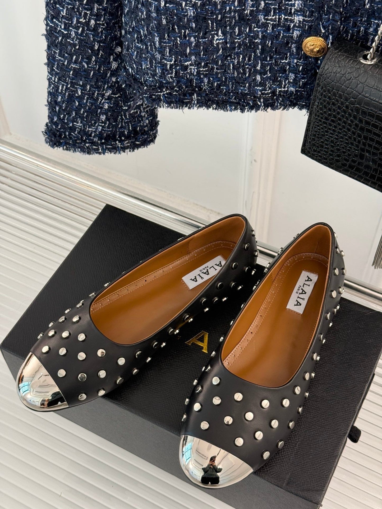 STUD-EMBELLISHED BALLET FLATS IN BLACK CALFSKIN - 35