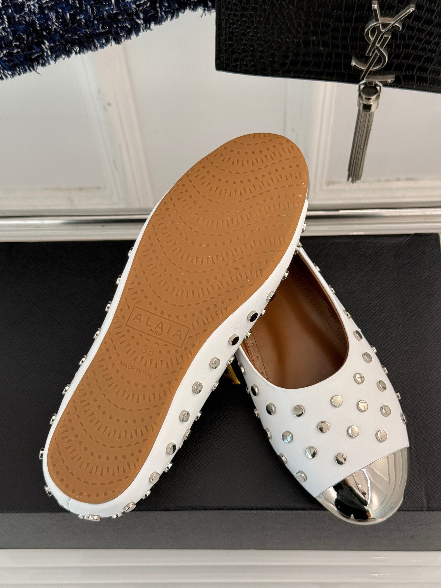 STUD-EMBELLISHED BALLET FLATS IN WHITE CALFSKIN - 35
