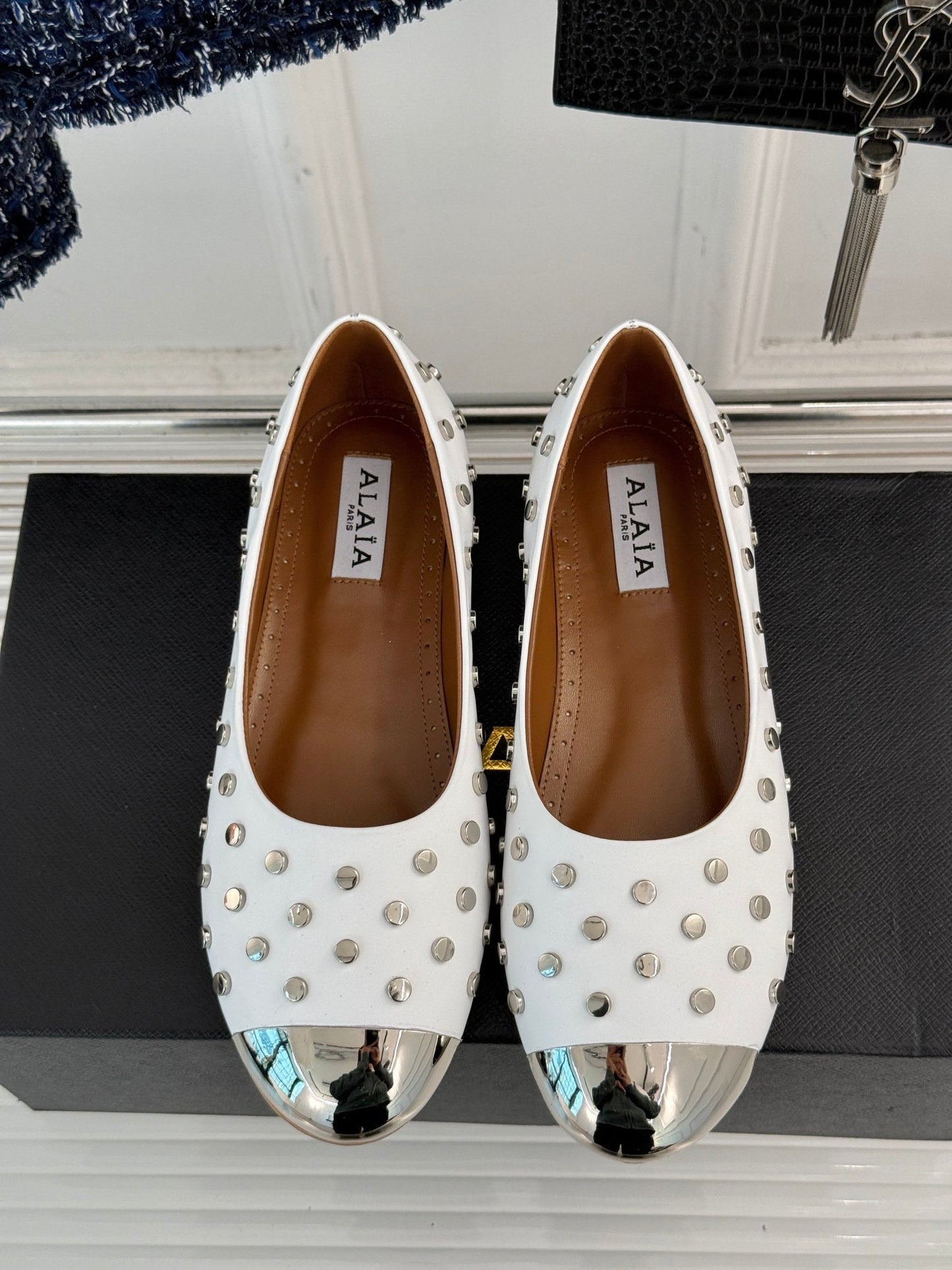 STUD-EMBELLISHED BALLET FLATS IN WHITE CALFSKIN - 35