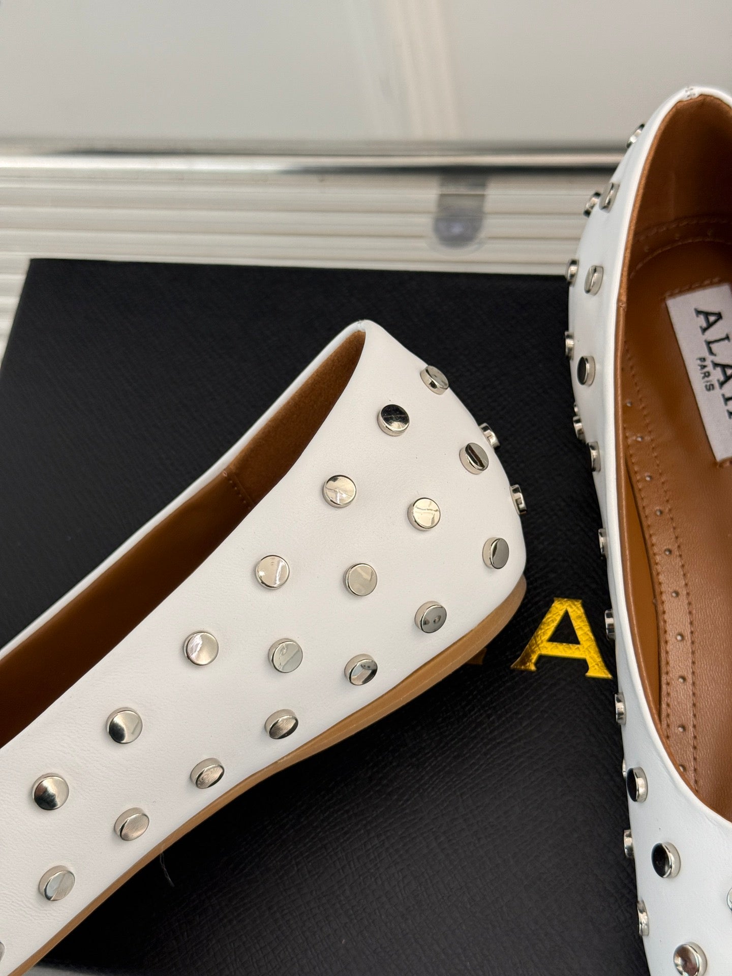STUD-EMBELLISHED BALLET FLATS IN WHITE CALFSKIN - 35
