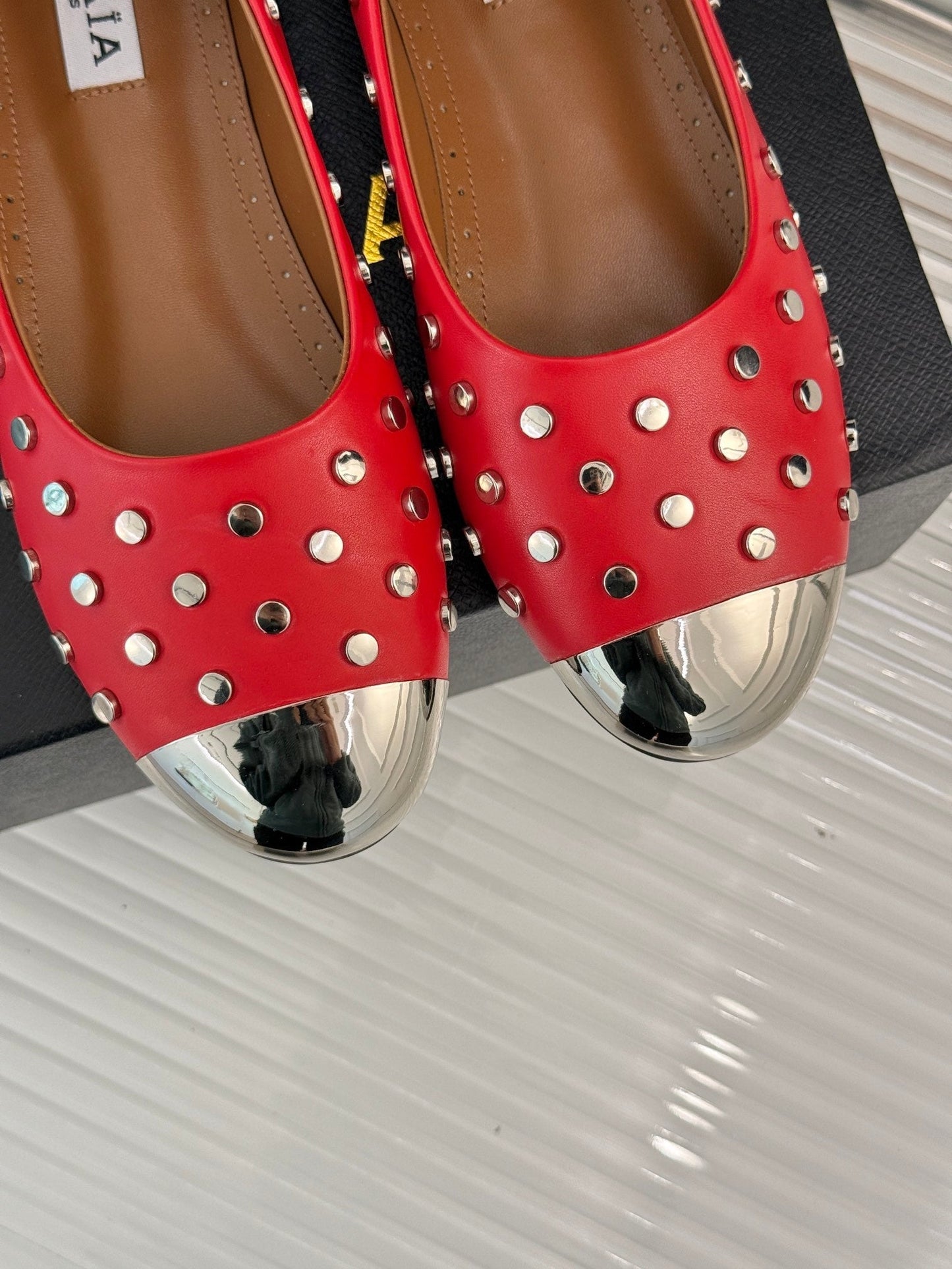 STUD-EMBELLISHED BALLET FLATS IN CHERRY RED CALFSKIN - 35