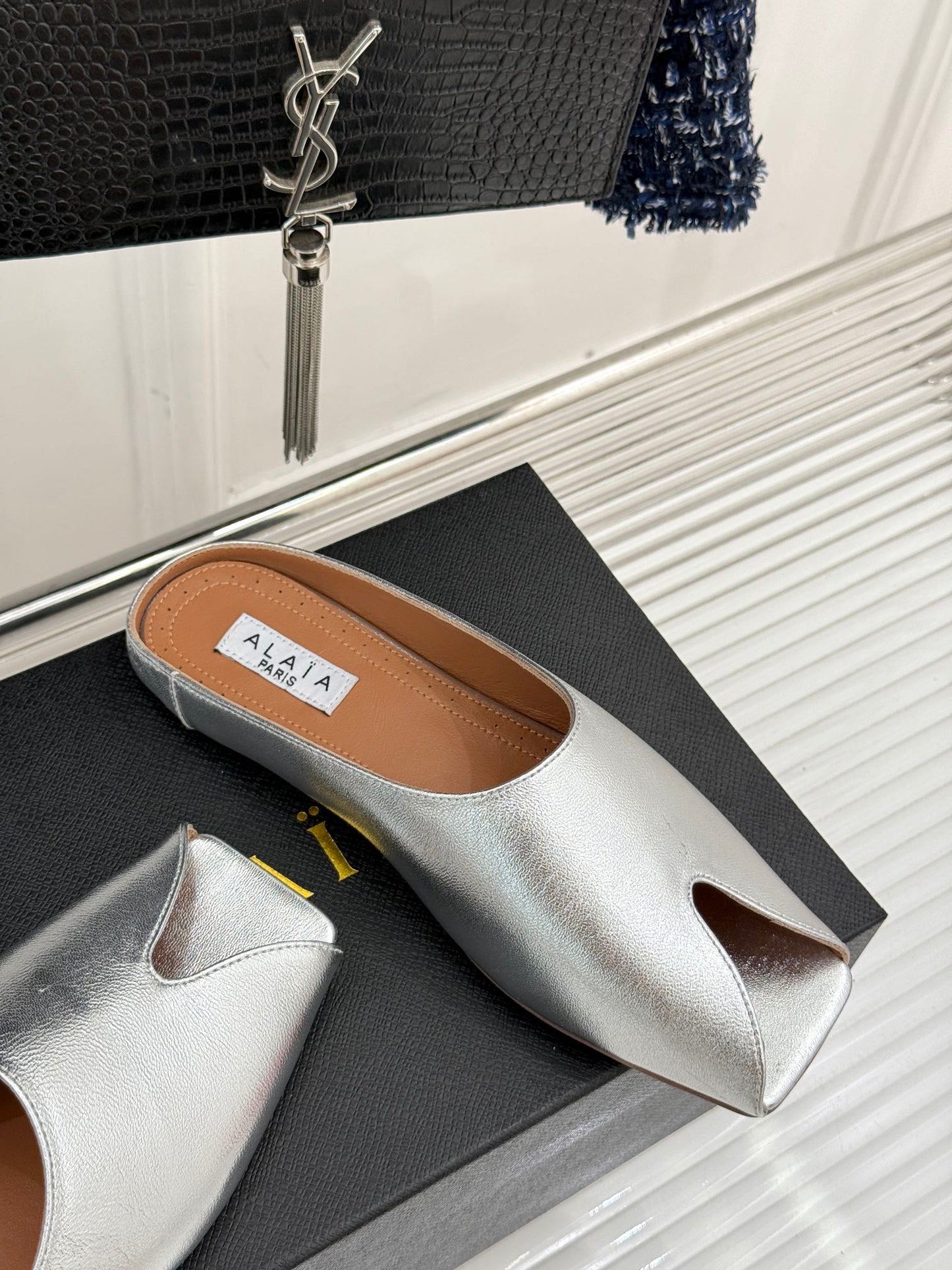 ALAIA FLAT MULE IN SILVER LAMBSKIN - 35