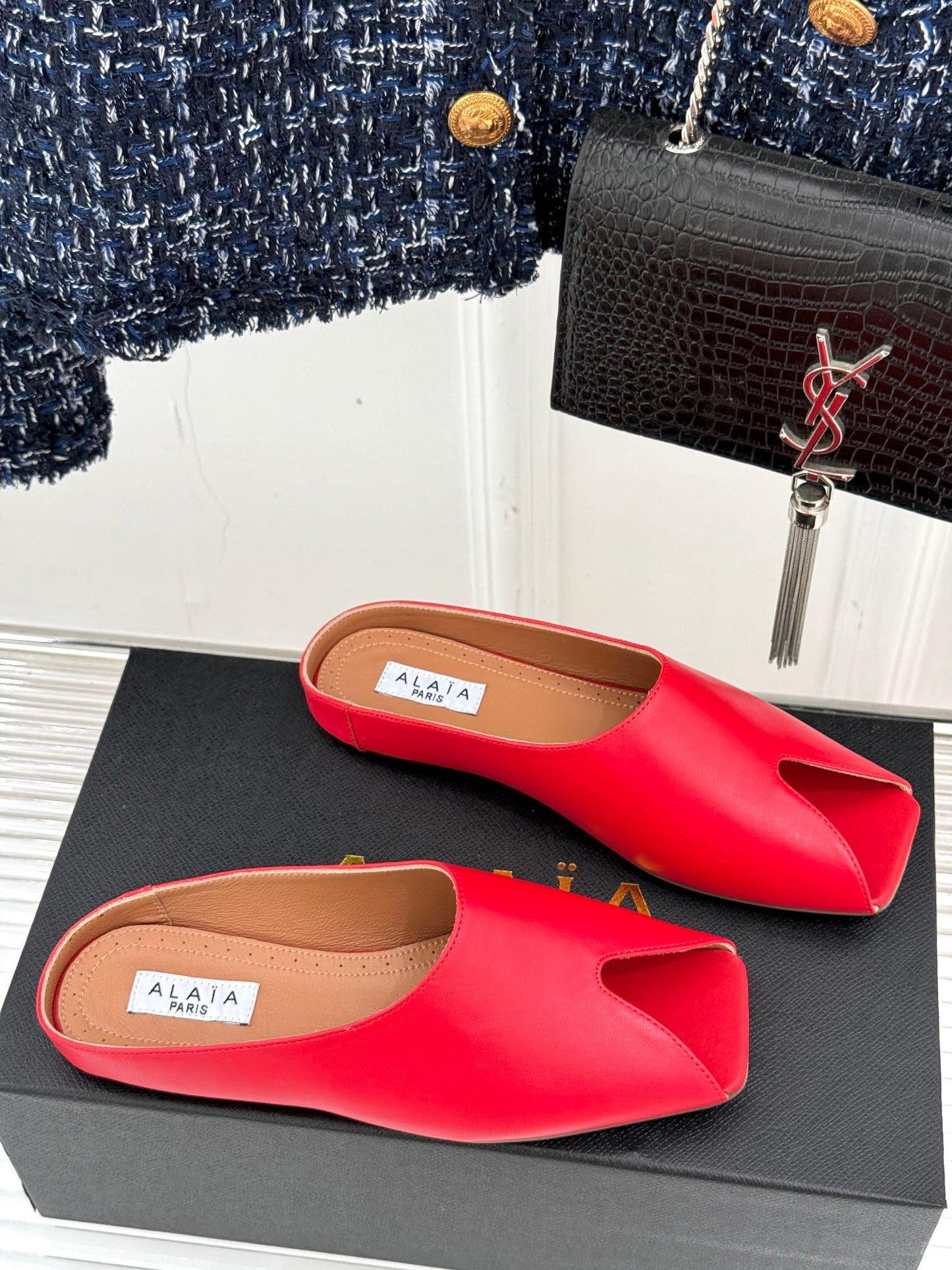 ALAIA FLAT MULE IN CRIMSON RED LAMBSKIN - 35