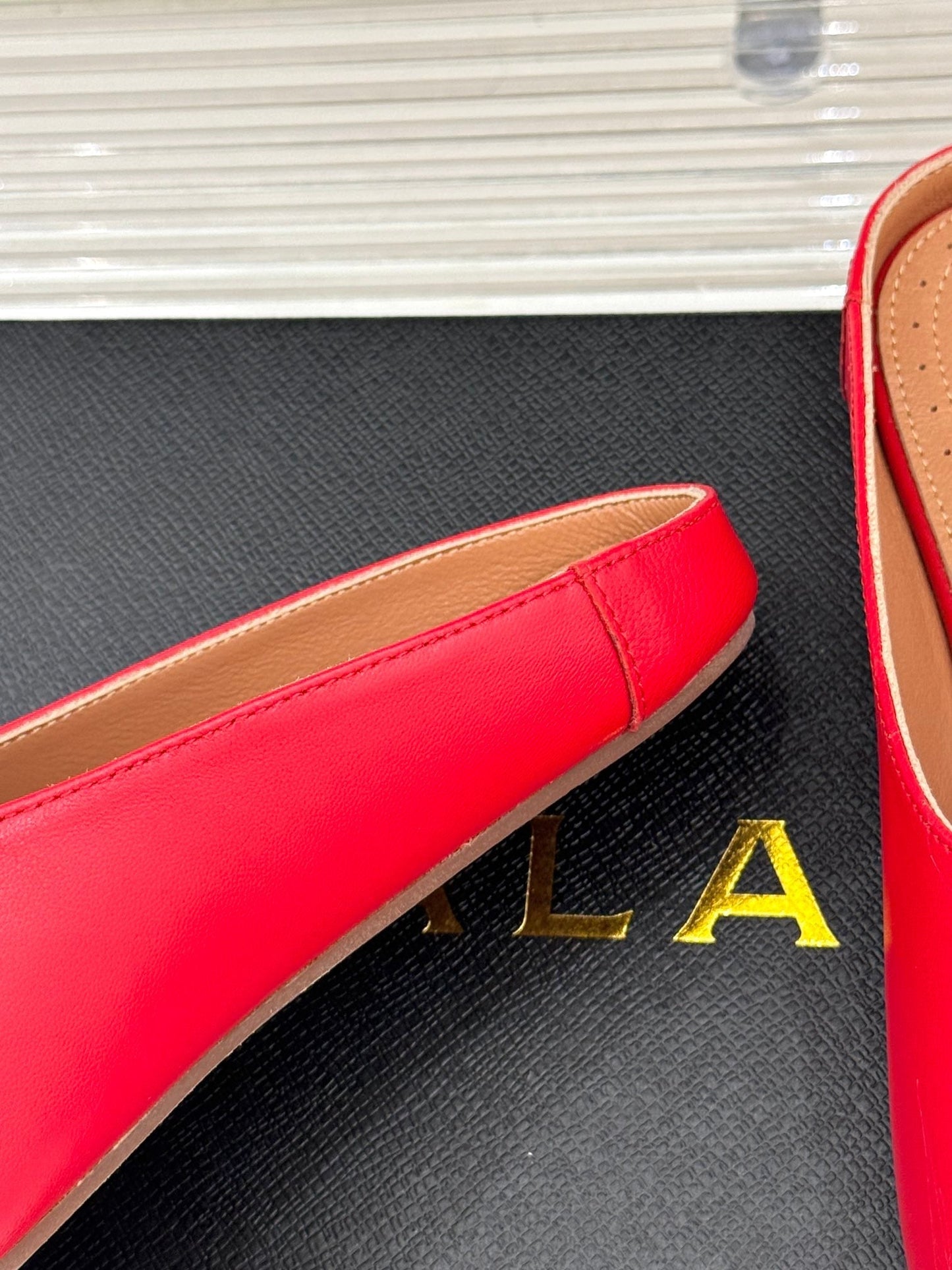 ALAIA FLAT MULE IN CRIMSON RED LAMBSKIN - 35