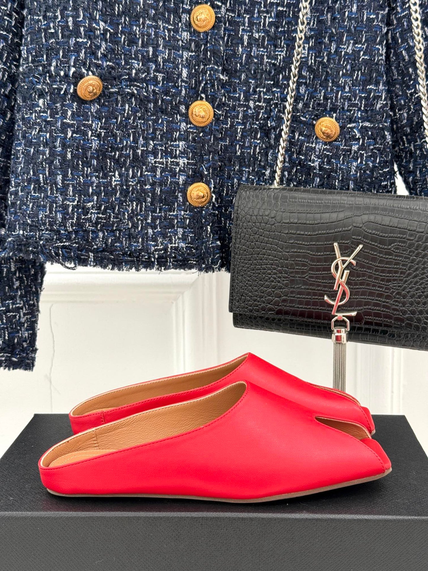 ALAIA FLAT MULE IN CRIMSON RED LAMBSKIN - 35