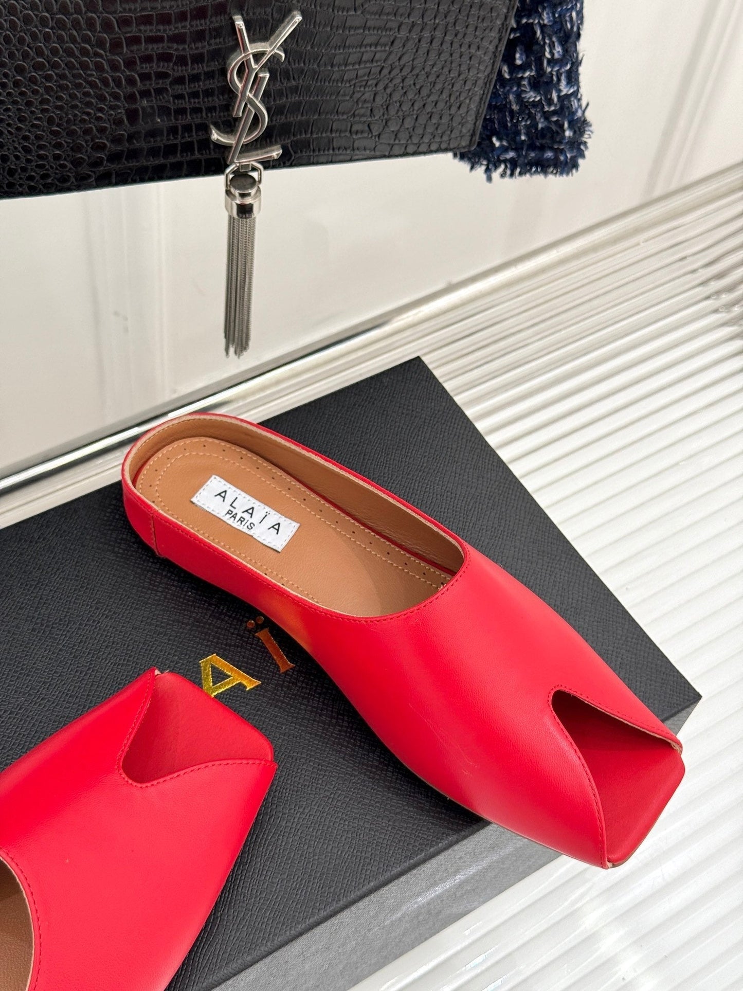 ALAIA FLAT MULE IN CRIMSON RED LAMBSKIN - 35