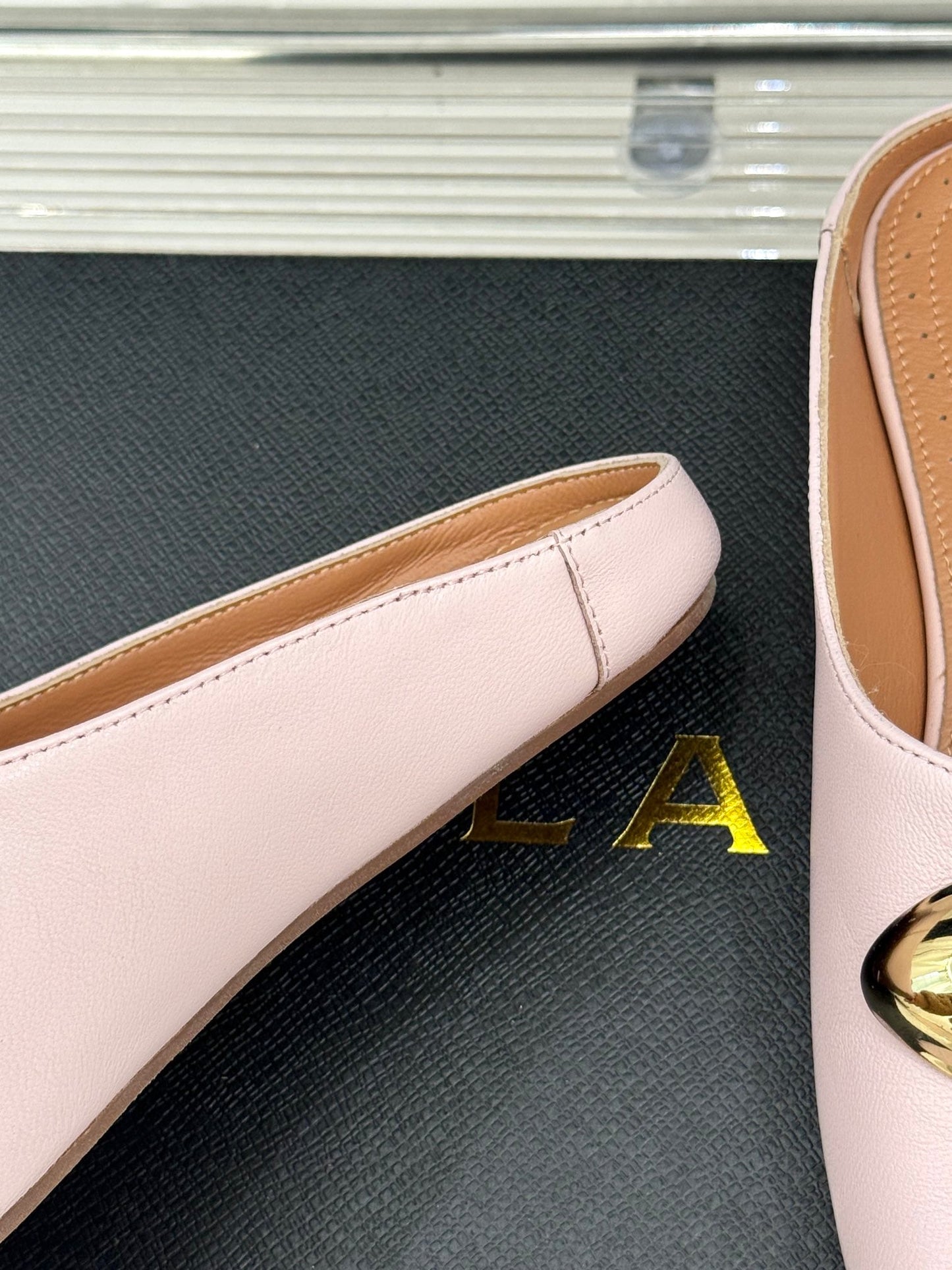 ALAIA FLAT MULE IN LIGHT PINK LAMBSKIN WITH GOLD HARDWARE - 35