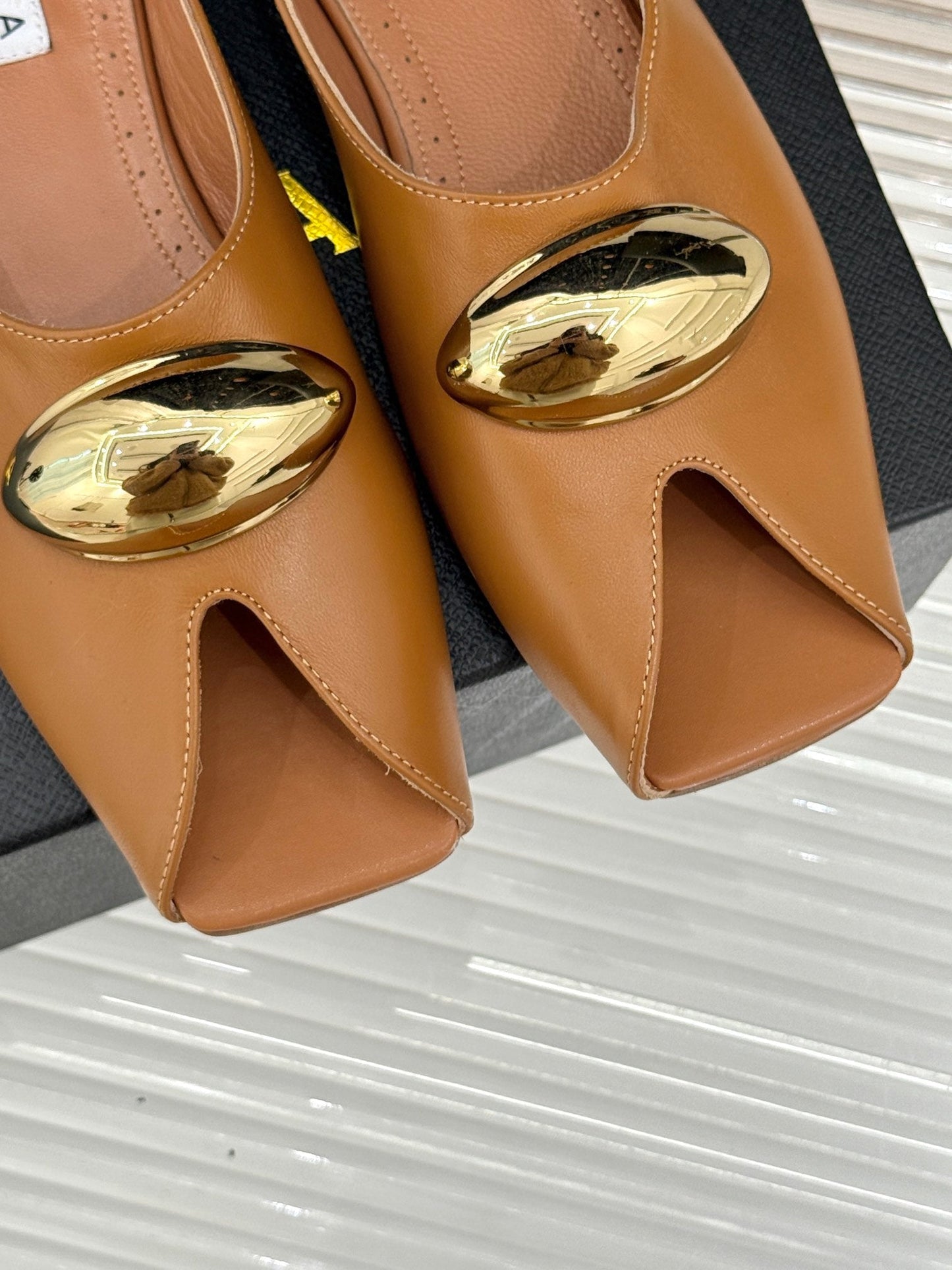 ALAIA FLAT MULE IN BRONZE BROWN LAMBSKIN WITH GOLD HARDWARE - 35