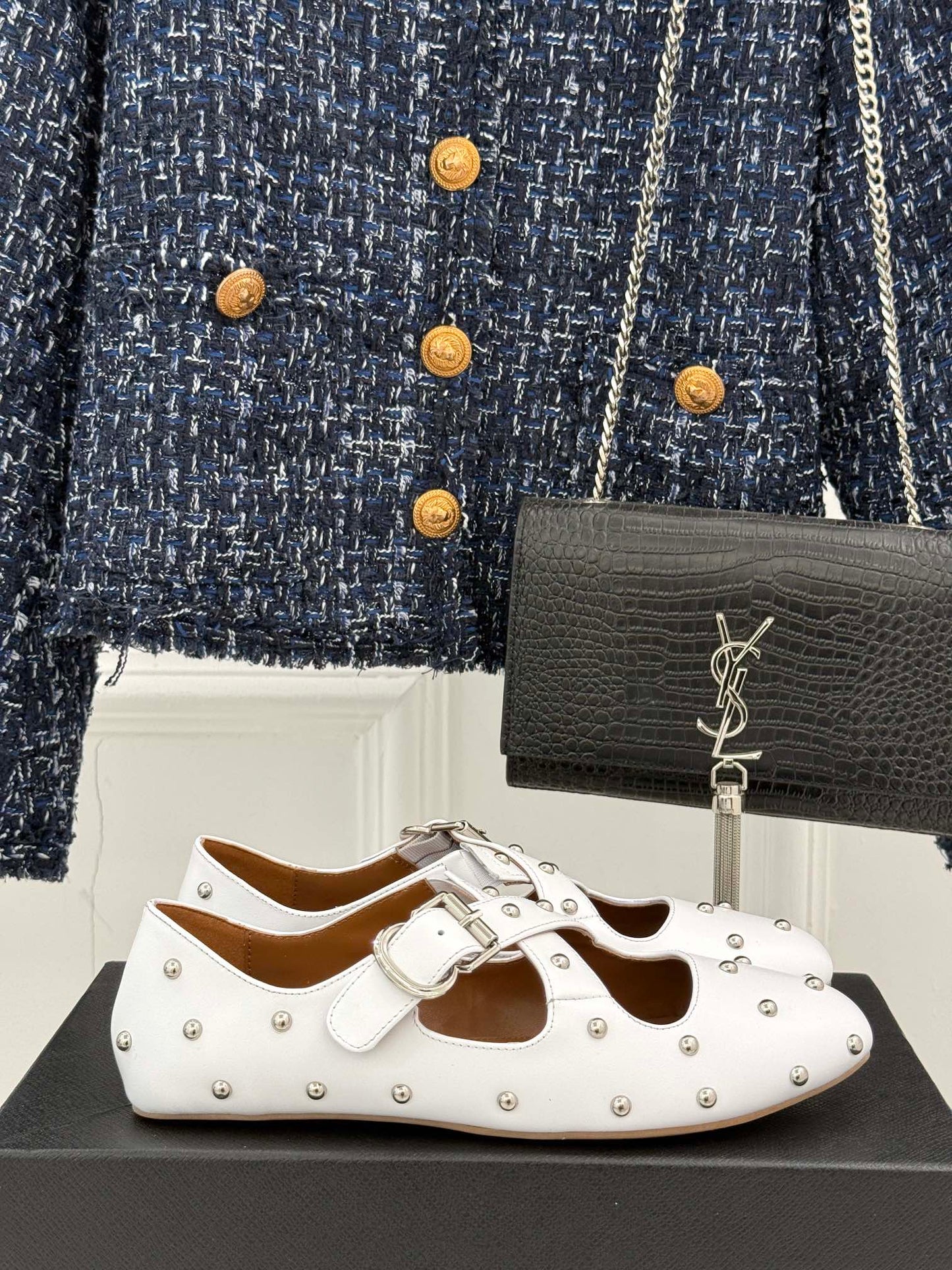 CROSSED STRAP BALLET FLATS IN WHITE CALFSKIN - 35