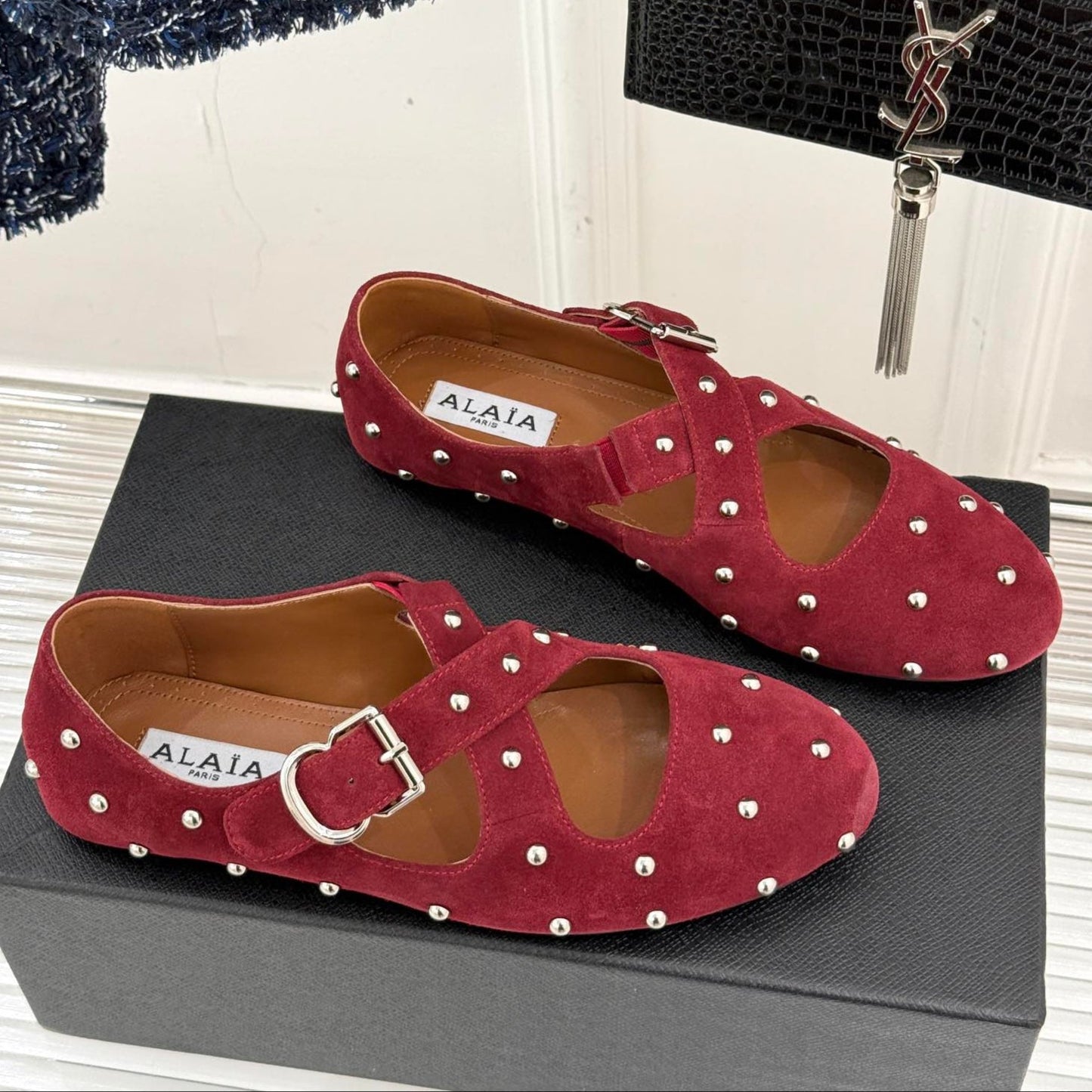 CROSSED STRAP BALLET FLATS IN BERRY RED SUEDE - 35