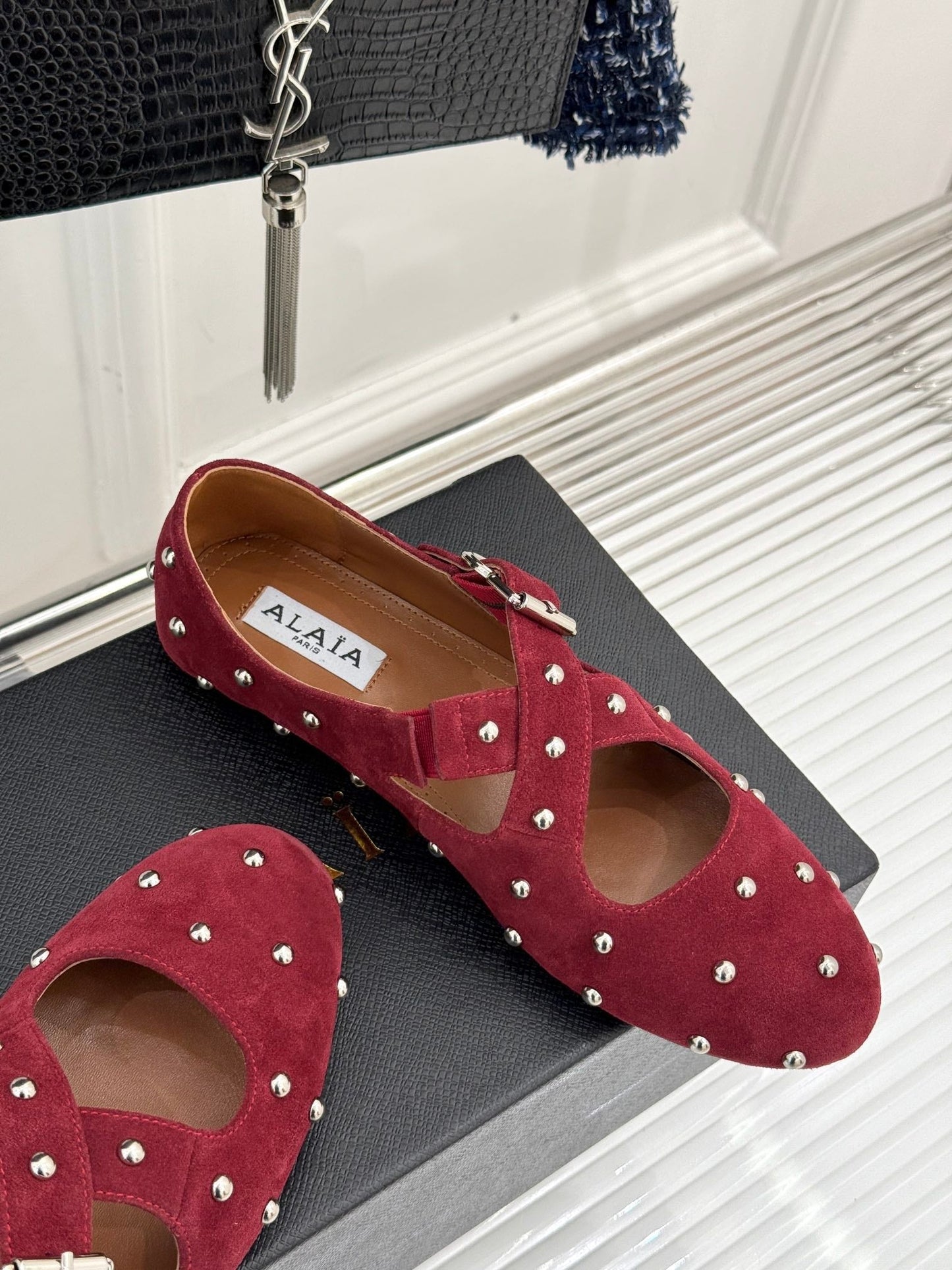 CROSSED STRAP BALLET FLATS IN BERRY RED SUEDE - 35