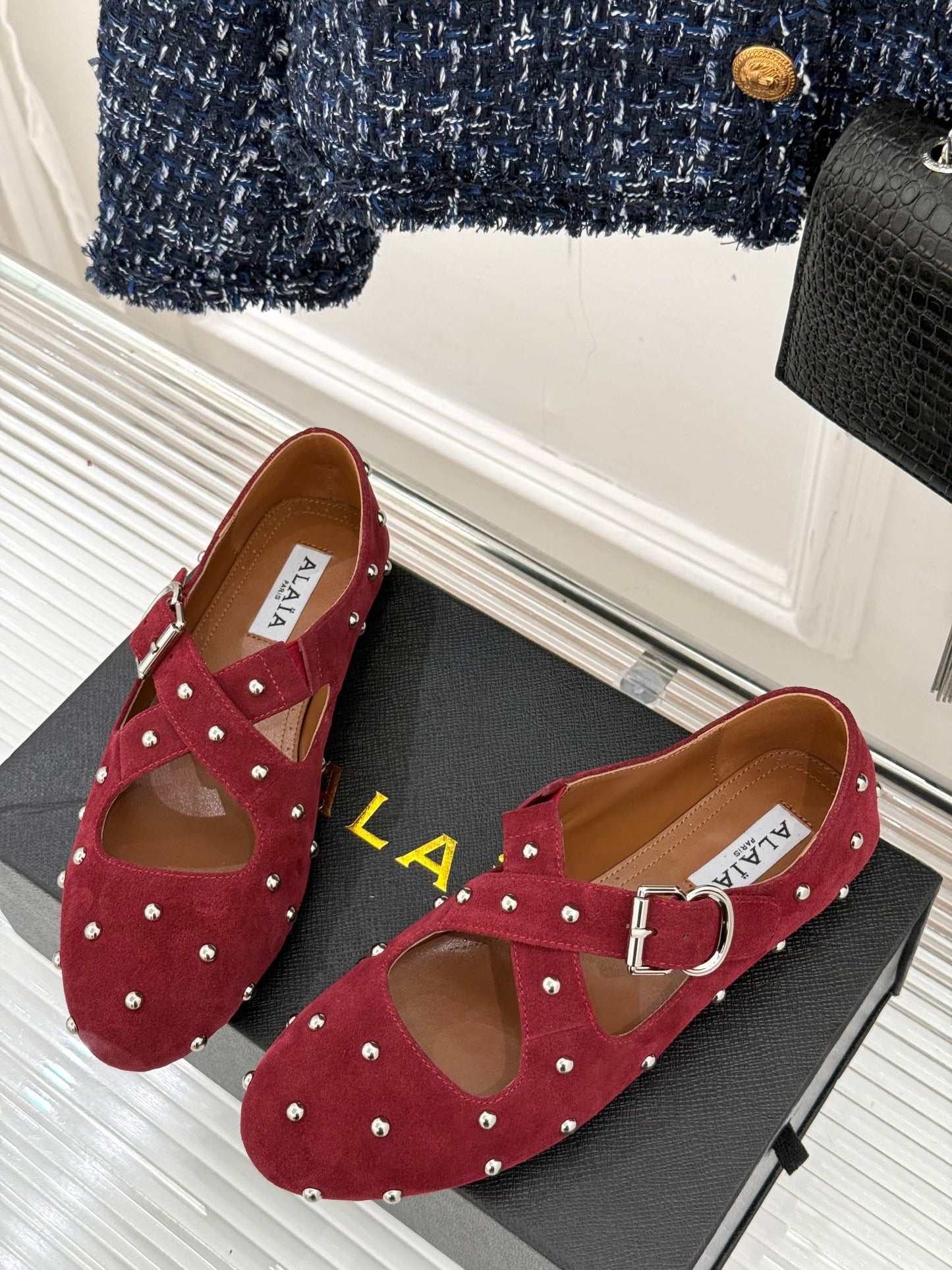 CROSSED STRAP BALLET FLATS IN BERRY RED SUEDE - 35