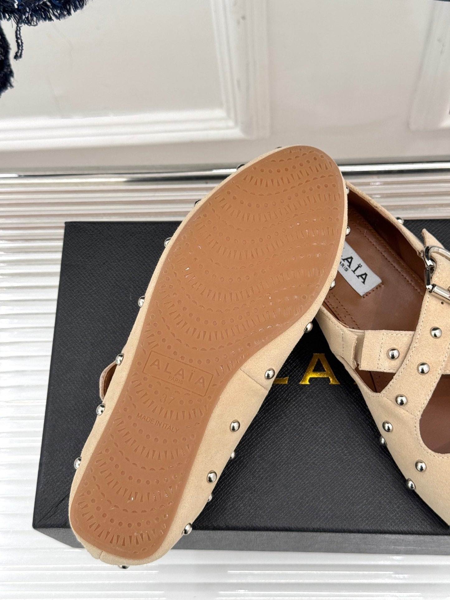 CROSSED STRAP BALLET FLATS IN TUSCAN BEIGE SUEDE - 35