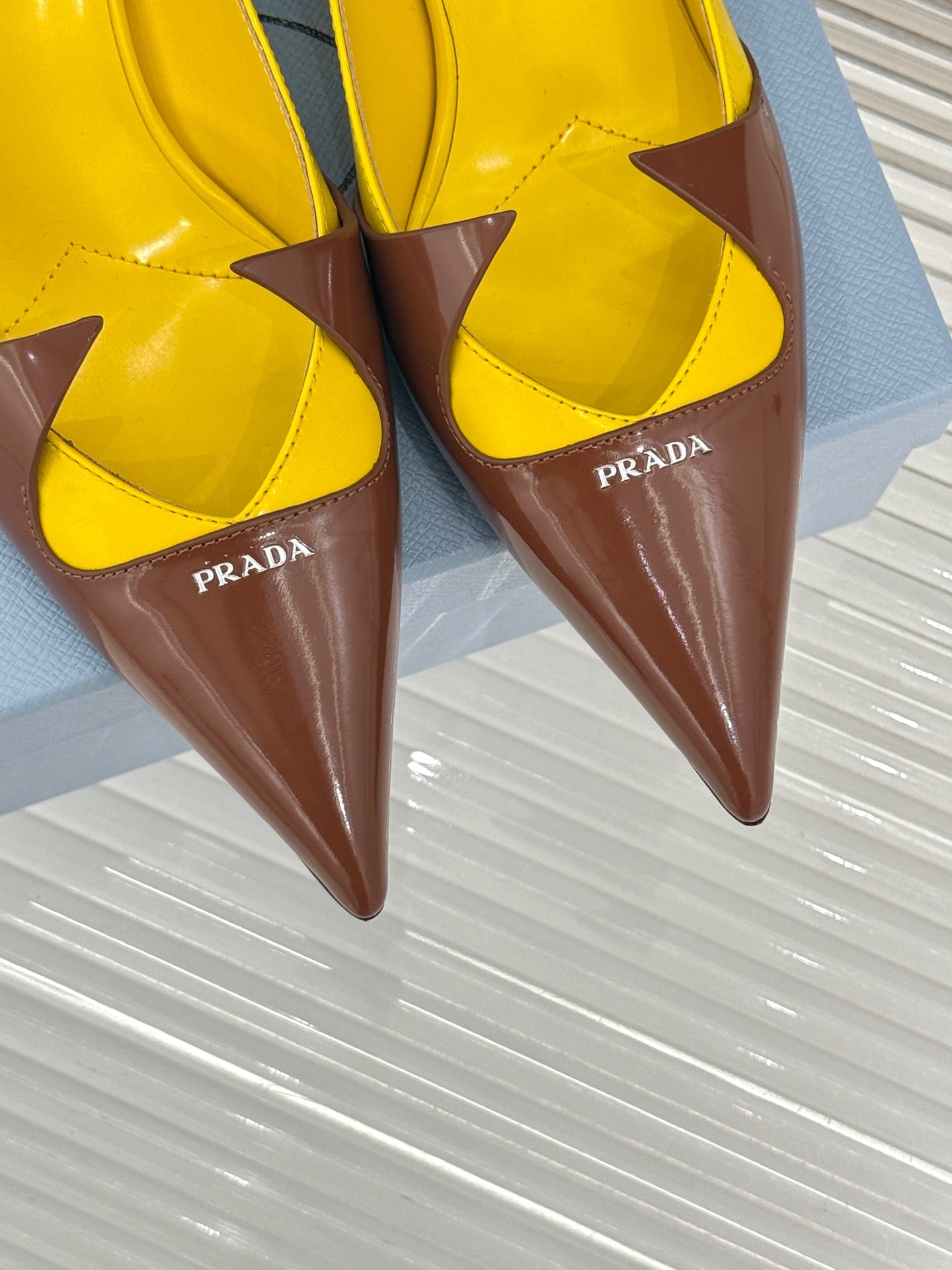 KITTEN HEEL PUMPS IN YELLOW MIX BROWN ORANGE CALFSKIN - 35