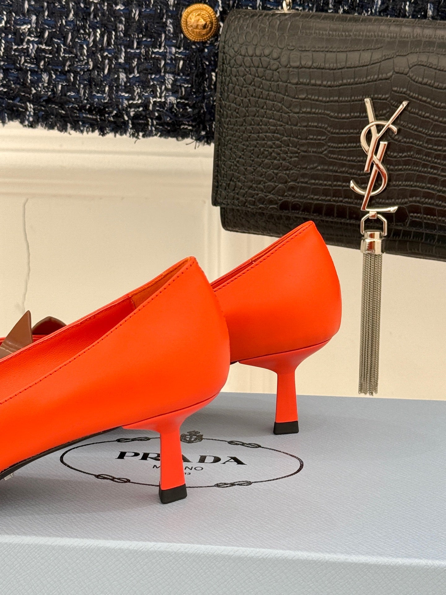 KITTEN HEEL PUMPS IN BROWN MIX ORANGE CALFSKIN - 35