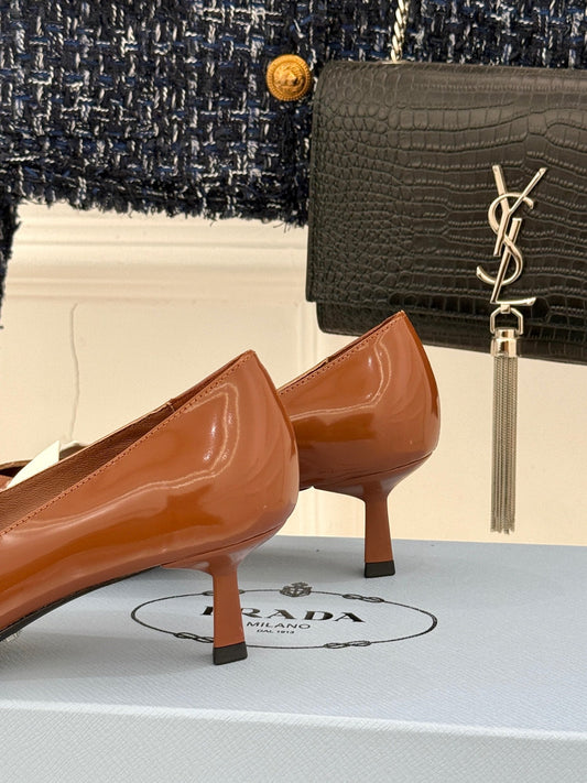 ТУФЛІ-ЧОВНИКИ KITTEN HEEL З БІЛО-КОРИЧНЕВОЇ ТЕЛЯЧОЇ ШКІРИ - 35