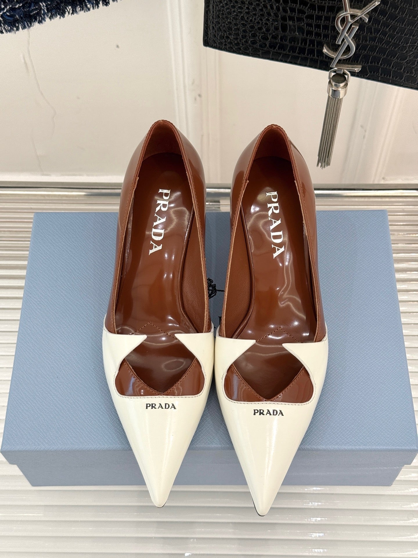 KITTEN HEEL PUMPS IN WHITE MIX BROWN CALFSKIN - 35