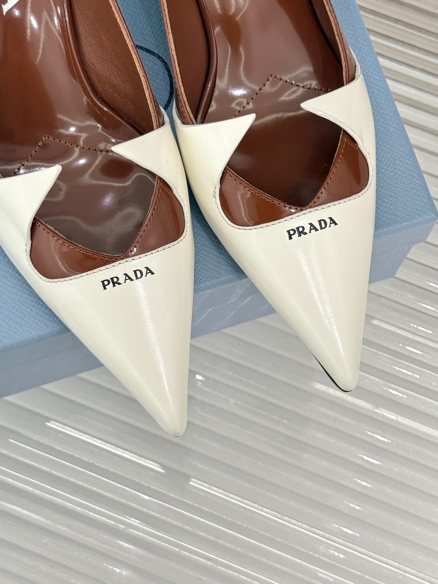 KITTEN HEEL PUMPS IN WHITE MIX BROWN CALFSKIN - 35