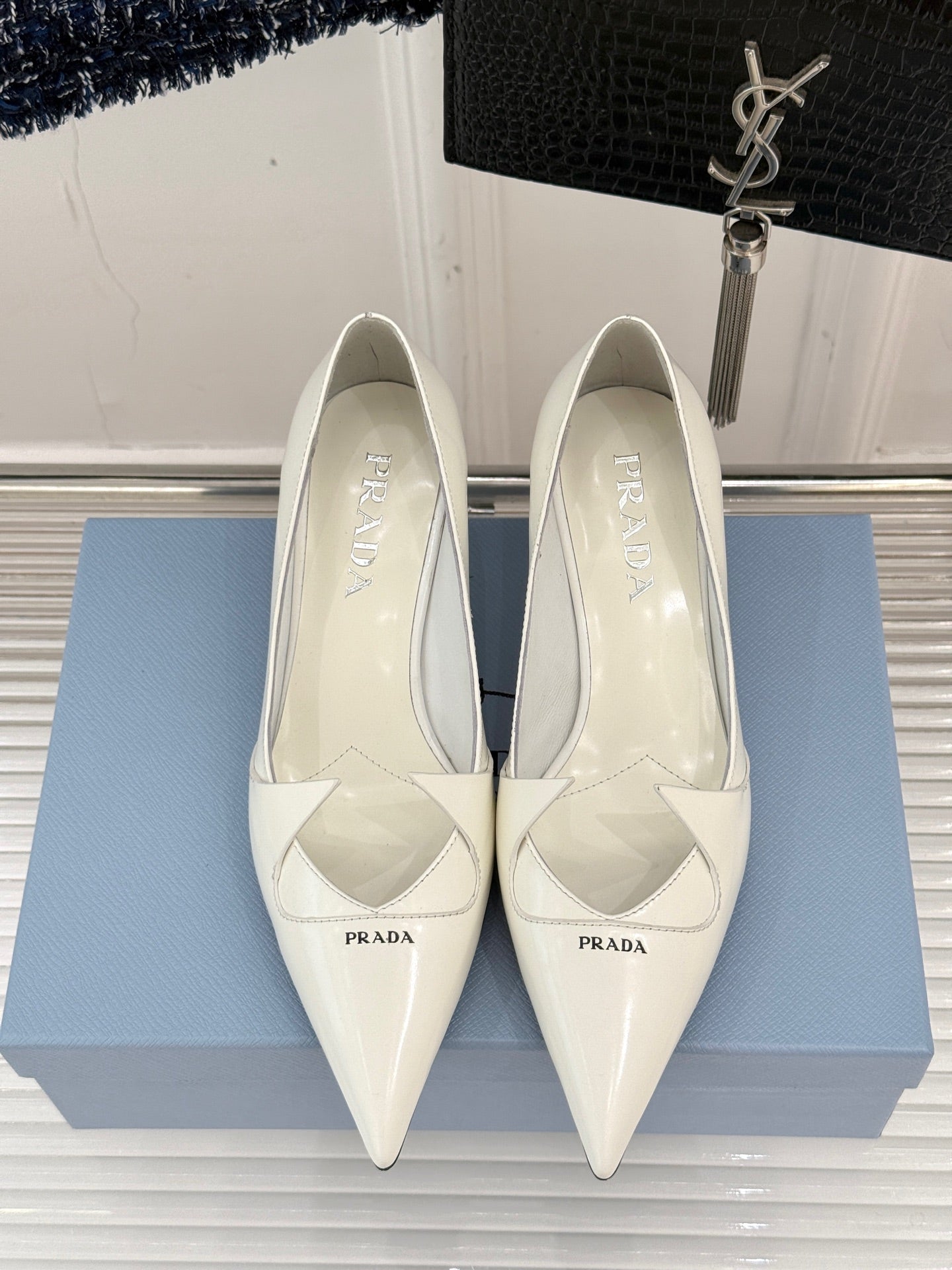 KITTEN HEEL PUMPS IN WHITE CALFSKIN - 35