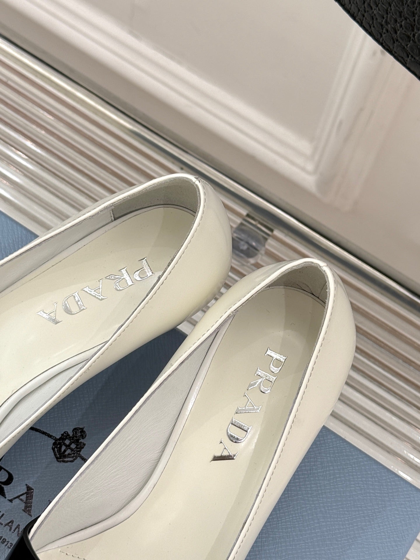 KITTEN HEEL PUMPS IN BLACK MIX WHITE CALFSKIN - 35