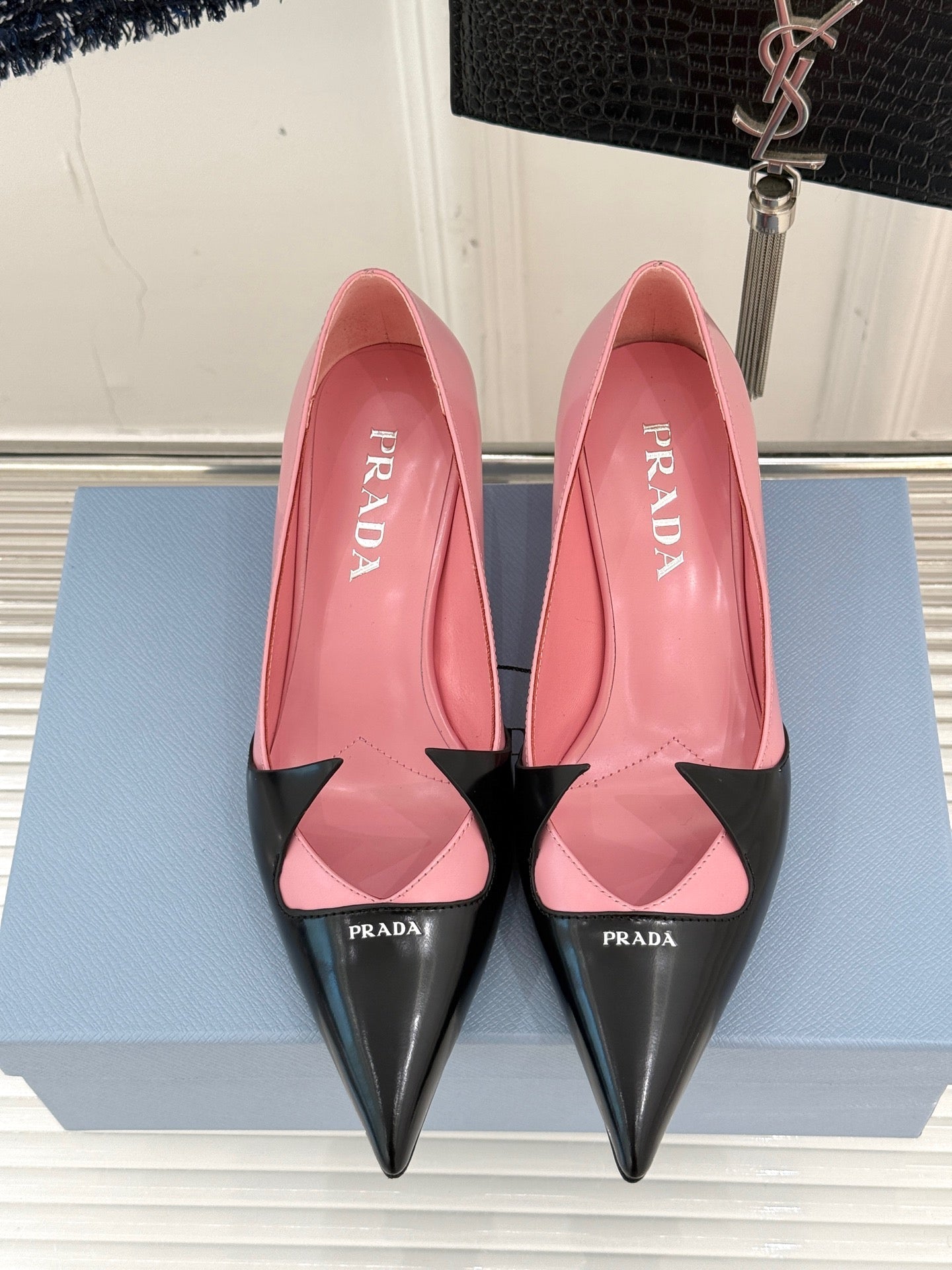 KITTEN HEEL PUMPS IN PINK MIX BLACK CALFSKIN - 35