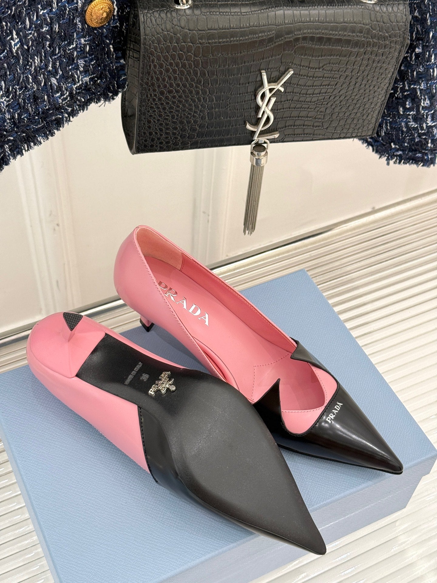 KITTEN HEEL PUMPS IN PINK MIX BLACK CALFSKIN - 35