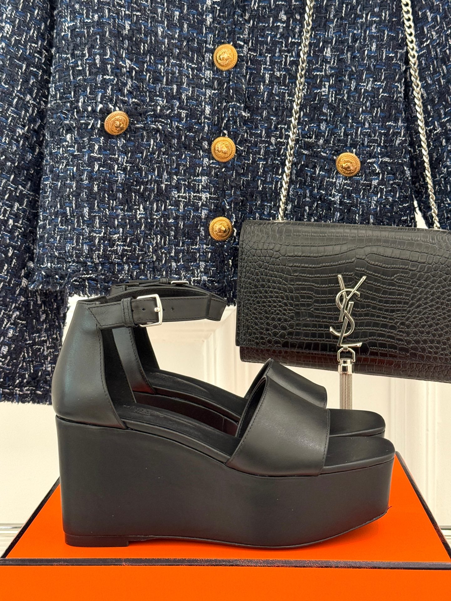 ILLUSION 35 SANDAL IN BLACK CALFSKIN - 35
