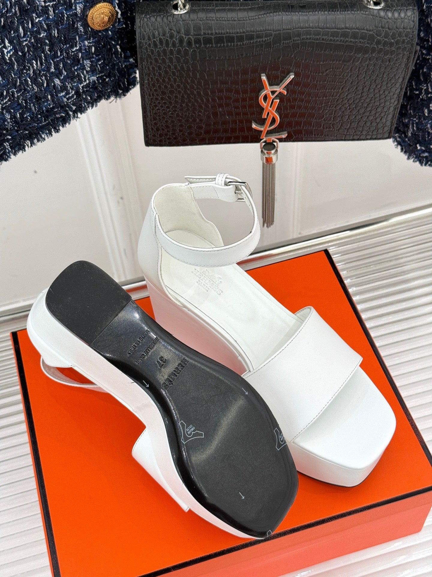 ILLUSION 35 SANDAL IN WHITE CALFSKIN - 35