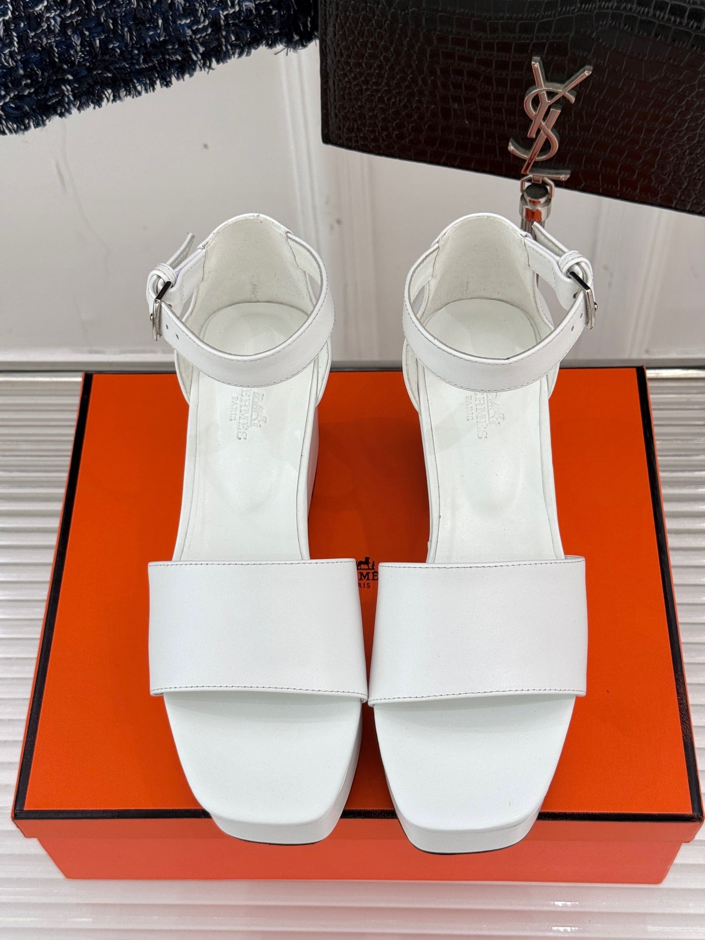 ILLUSION 35 SANDAL IN WHITE CALFSKIN - 35