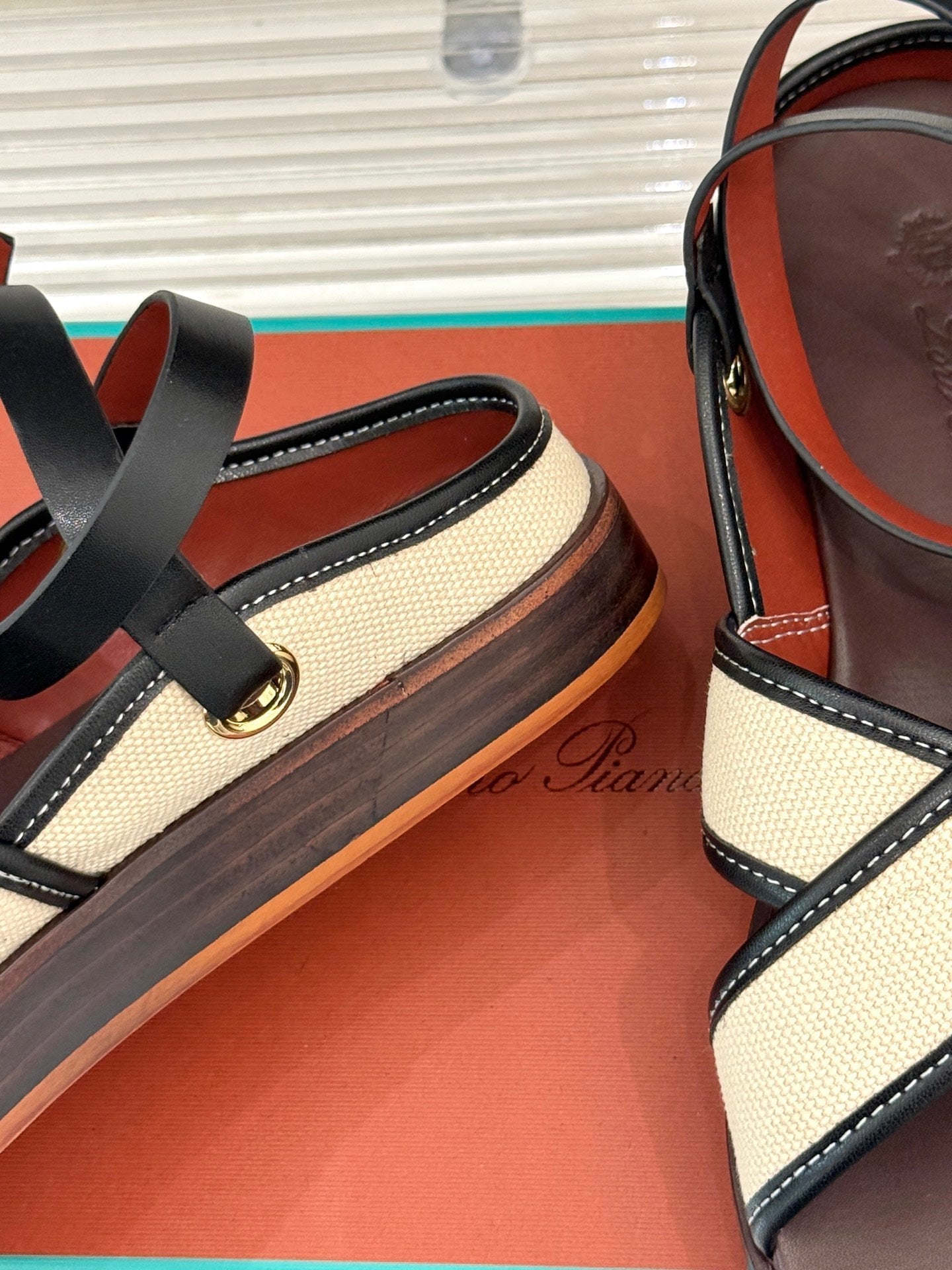 SANDALS THICK SOLE CROSS STRAP IN BEIGE FABRIC AND BROWN CALFSKIN - 35