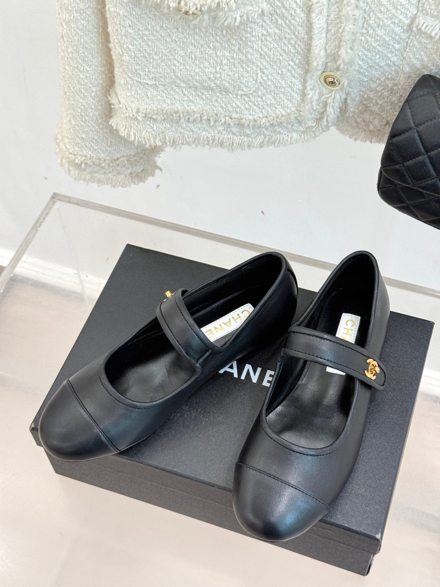 FLAT SHOES IN BLACK LAMBSKIN GOLD HARDWARE - 35