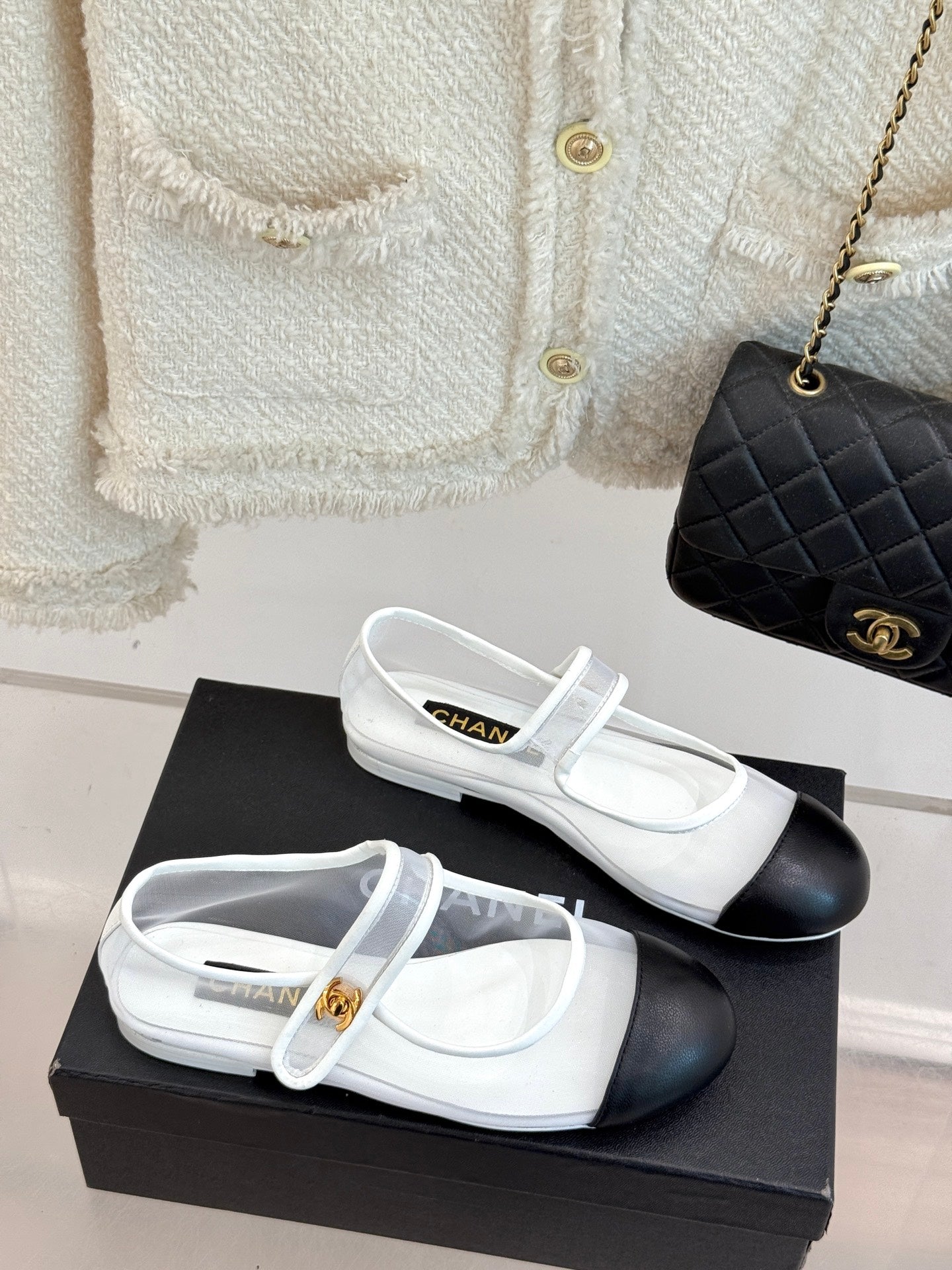 FLAT SHOES IN WHITE MESH AND BLACK LAMBSKIN - 35