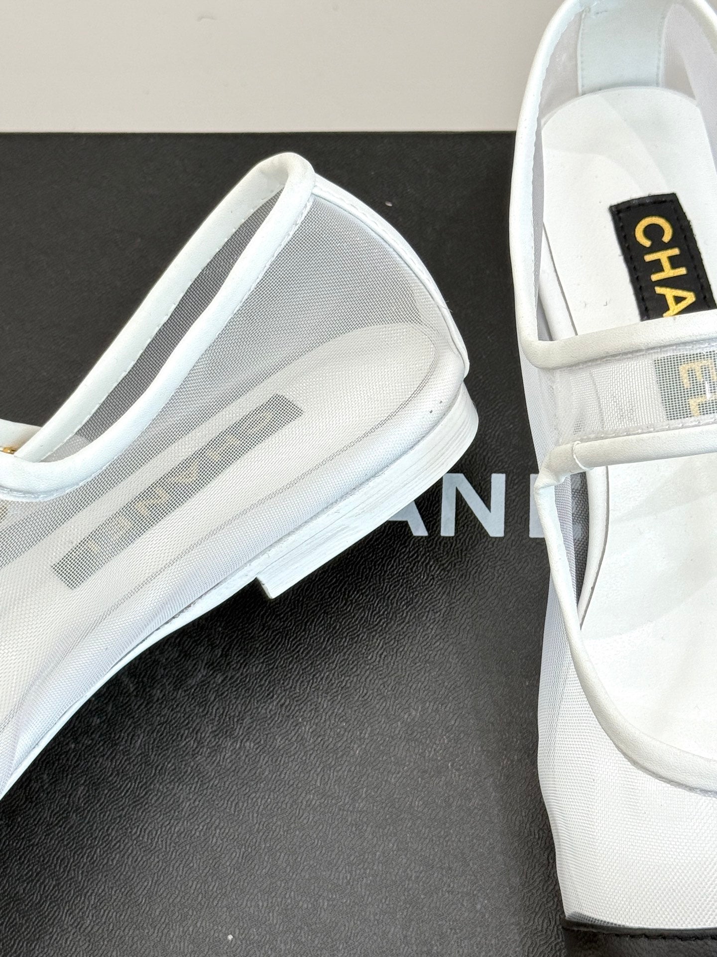 FLAT SHOES IN WHITE MESH AND BLACK LAMBSKIN - 35