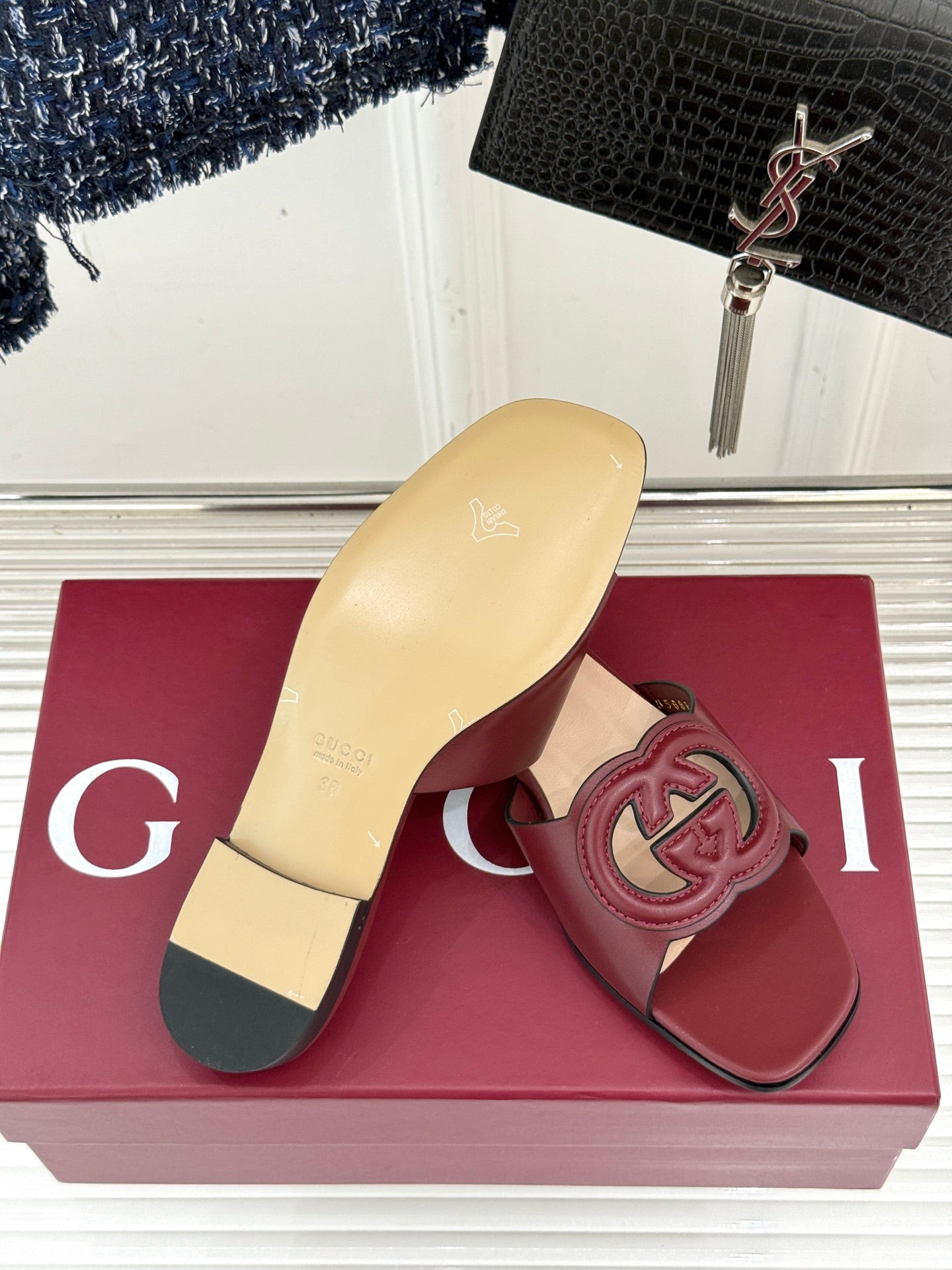 SLIDE SANDALS IN RED CALFSKIN - 35