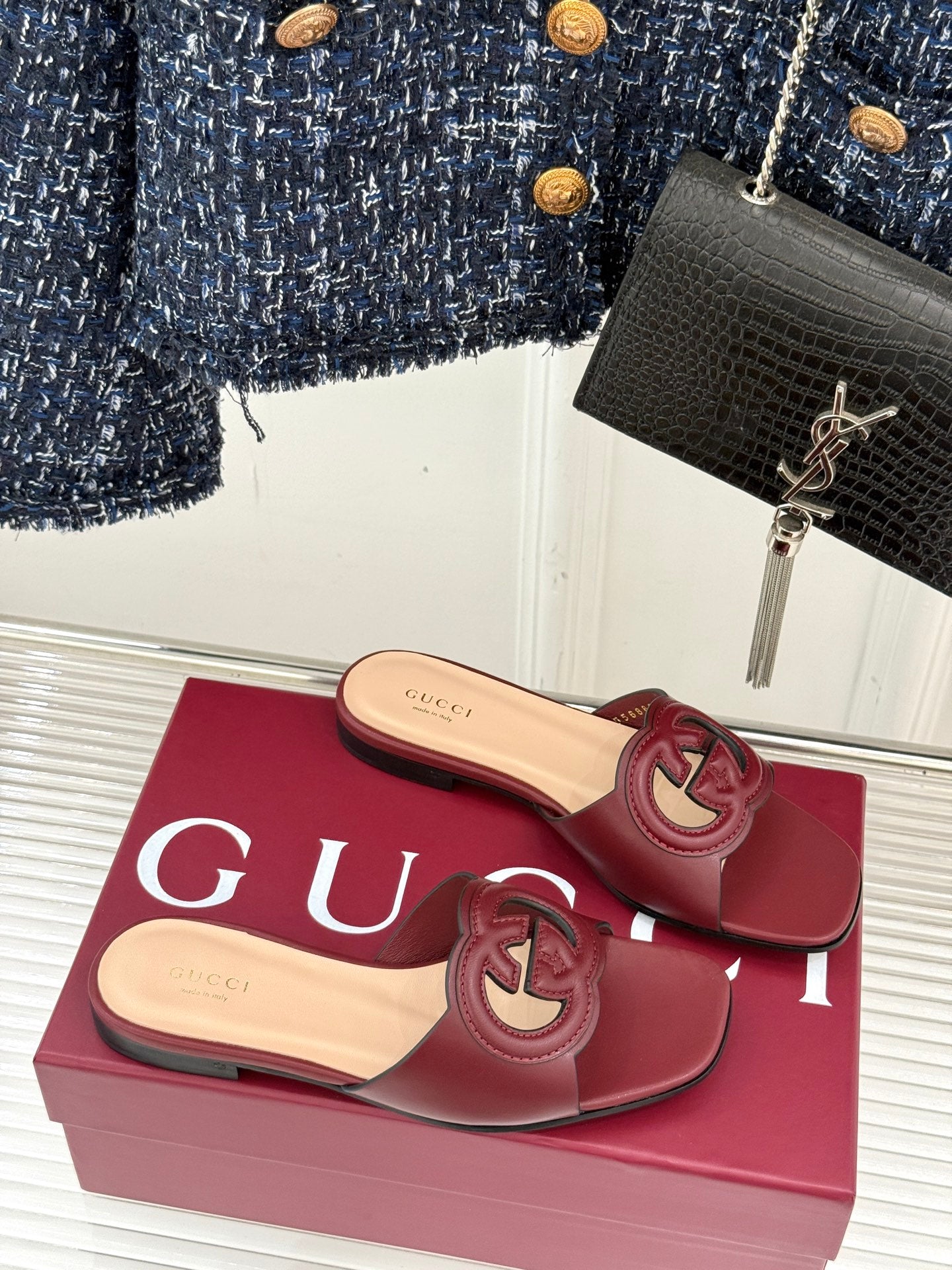 SLIDE SANDALS IN RED CALFSKIN - 35