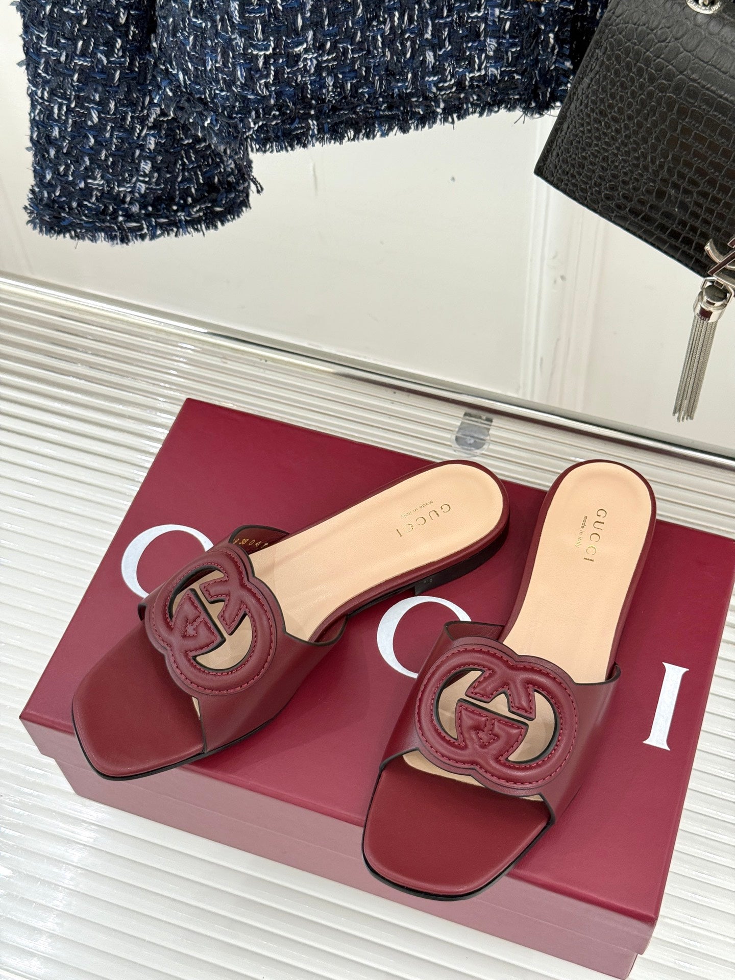 SLIDE SANDALS IN RED CALFSKIN - 35