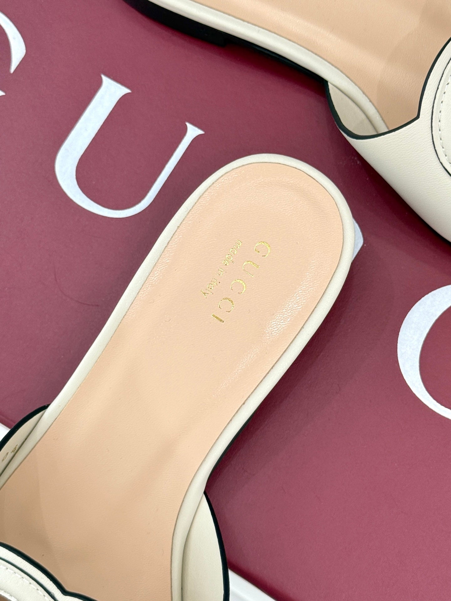 SLIDE SANDALS IN CREAM WHITE CALFSKIN - 35