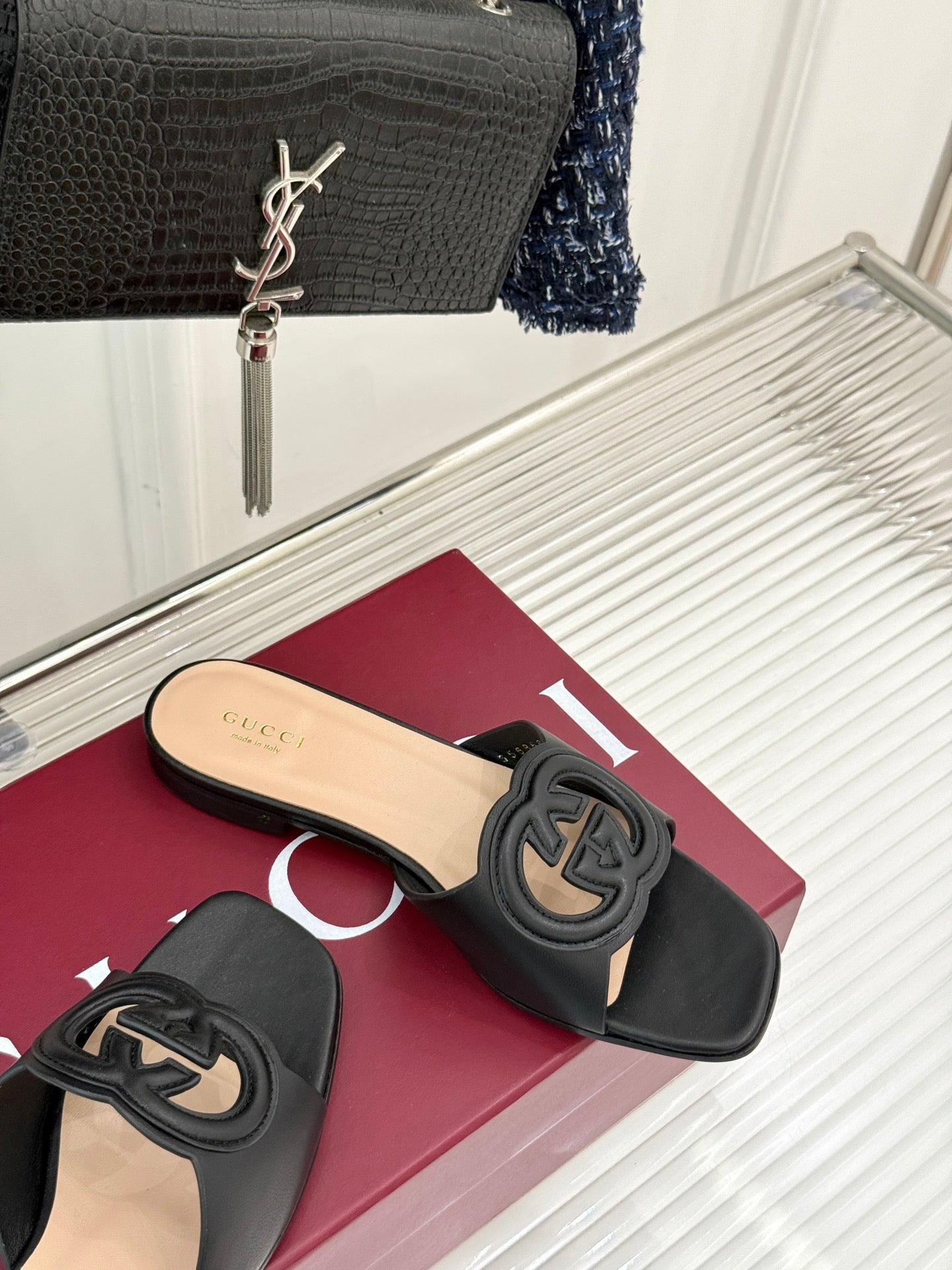 SLIDE SANDALS IN BURNT BLACK CALFSKIN - 35