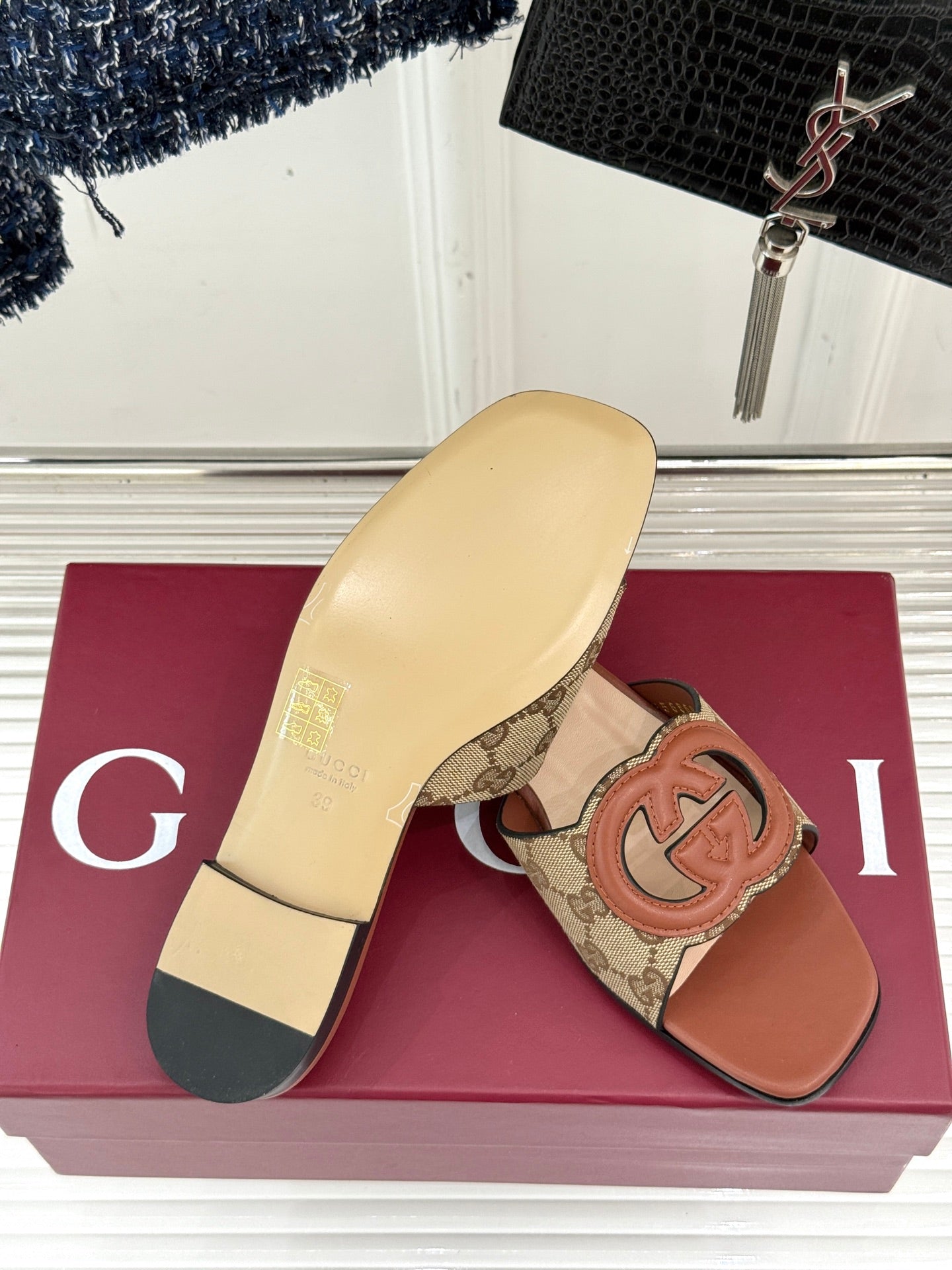 SLIDE SANDALS IN BURNT BROWN AND LIGHT BEIGE CALFSKIN - 35