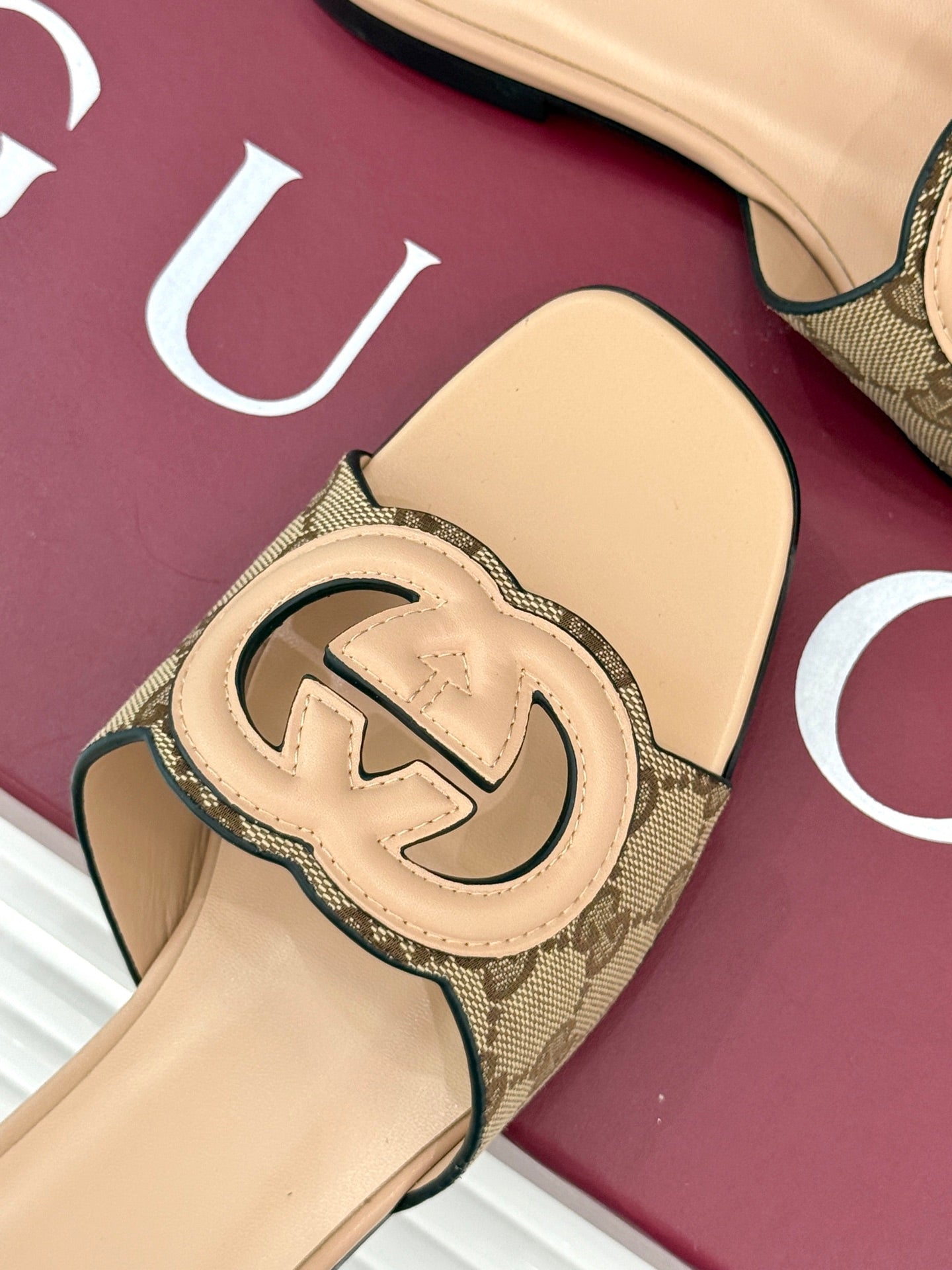 SLIDE SANDALS IN BEIGE CALFSKIN - 35