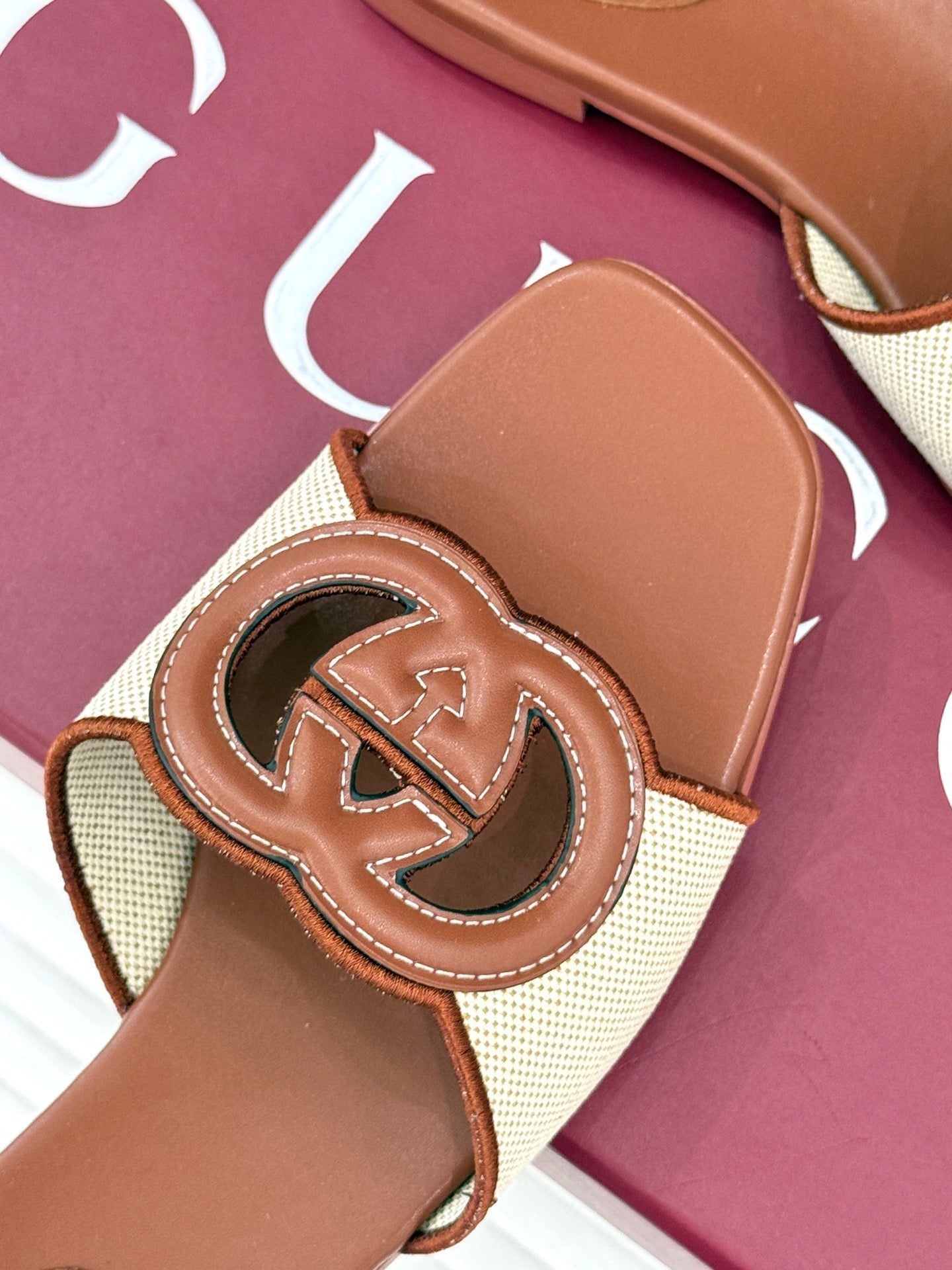 SLIDE SANDALS IN BROWN AND CREAM WHITE CALFSKIN - 35