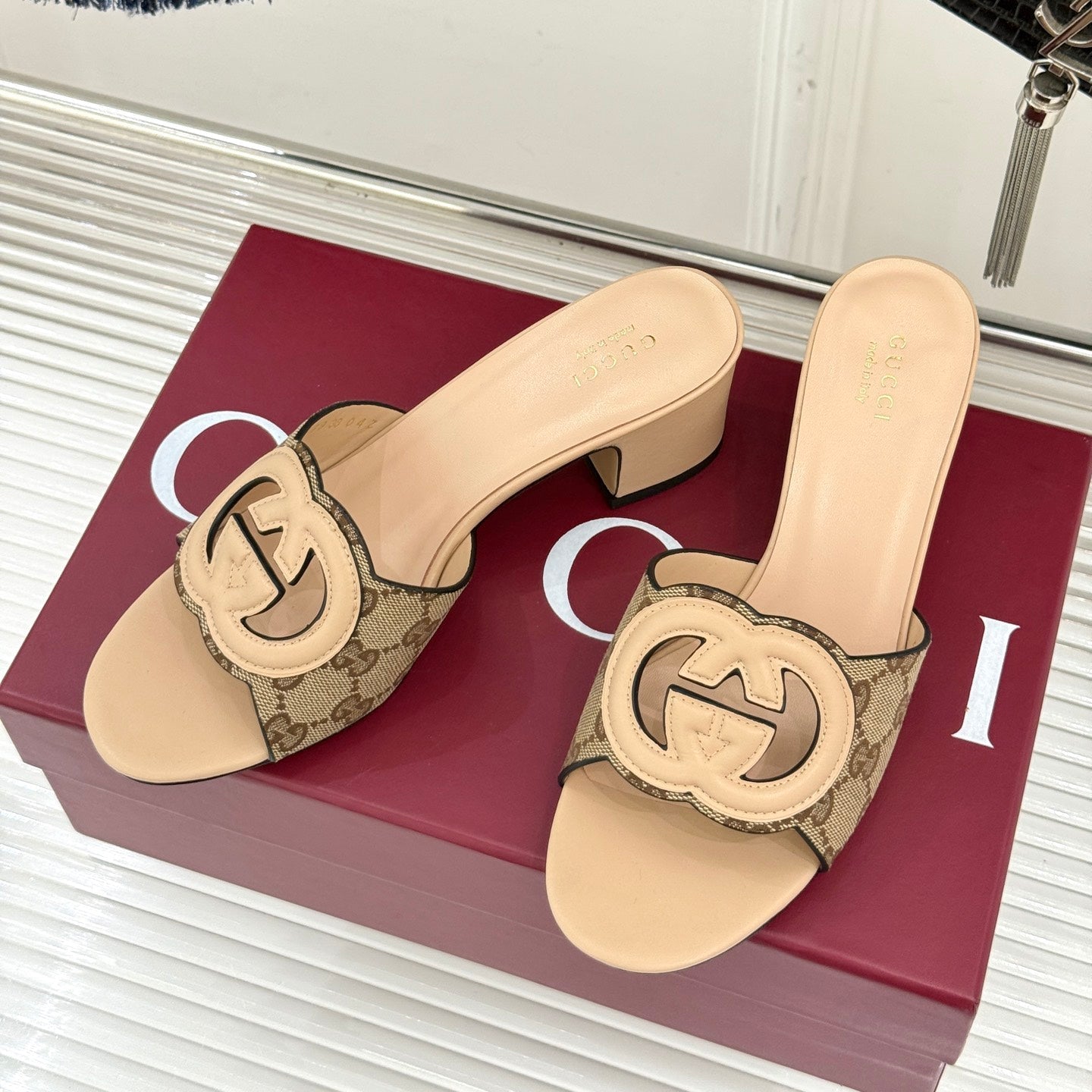 MID-HEEL MULE IN BEIGE CALFSKIN AND FABRIC - 35