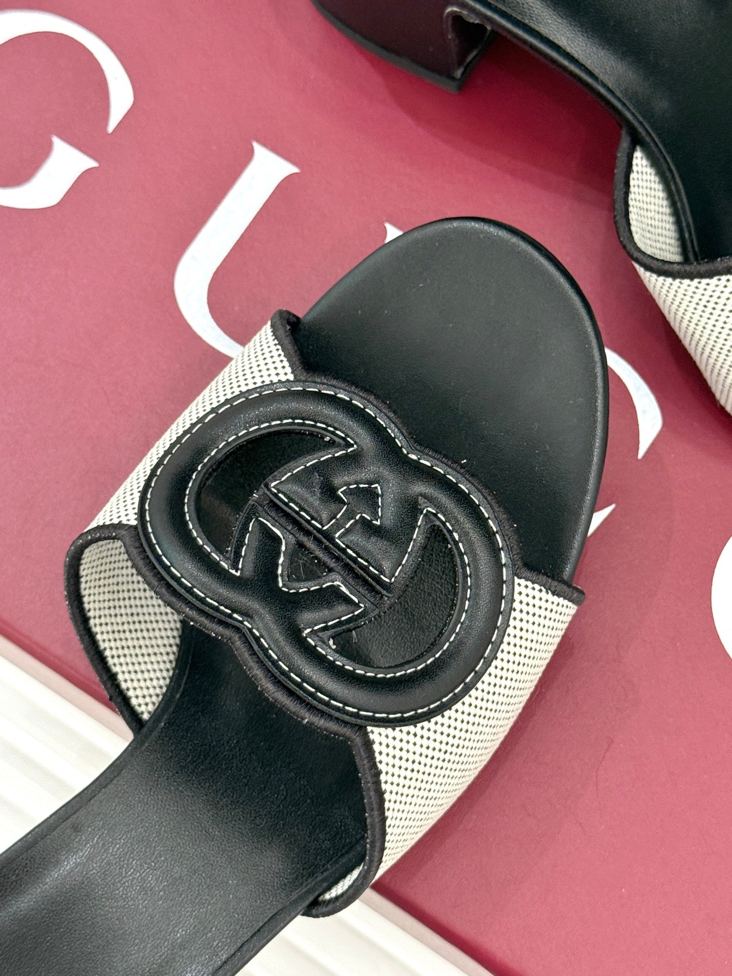 MID-HEEL MULE IN BLACK CALFSKIN AND CREAM WHITE FABRIC - 35