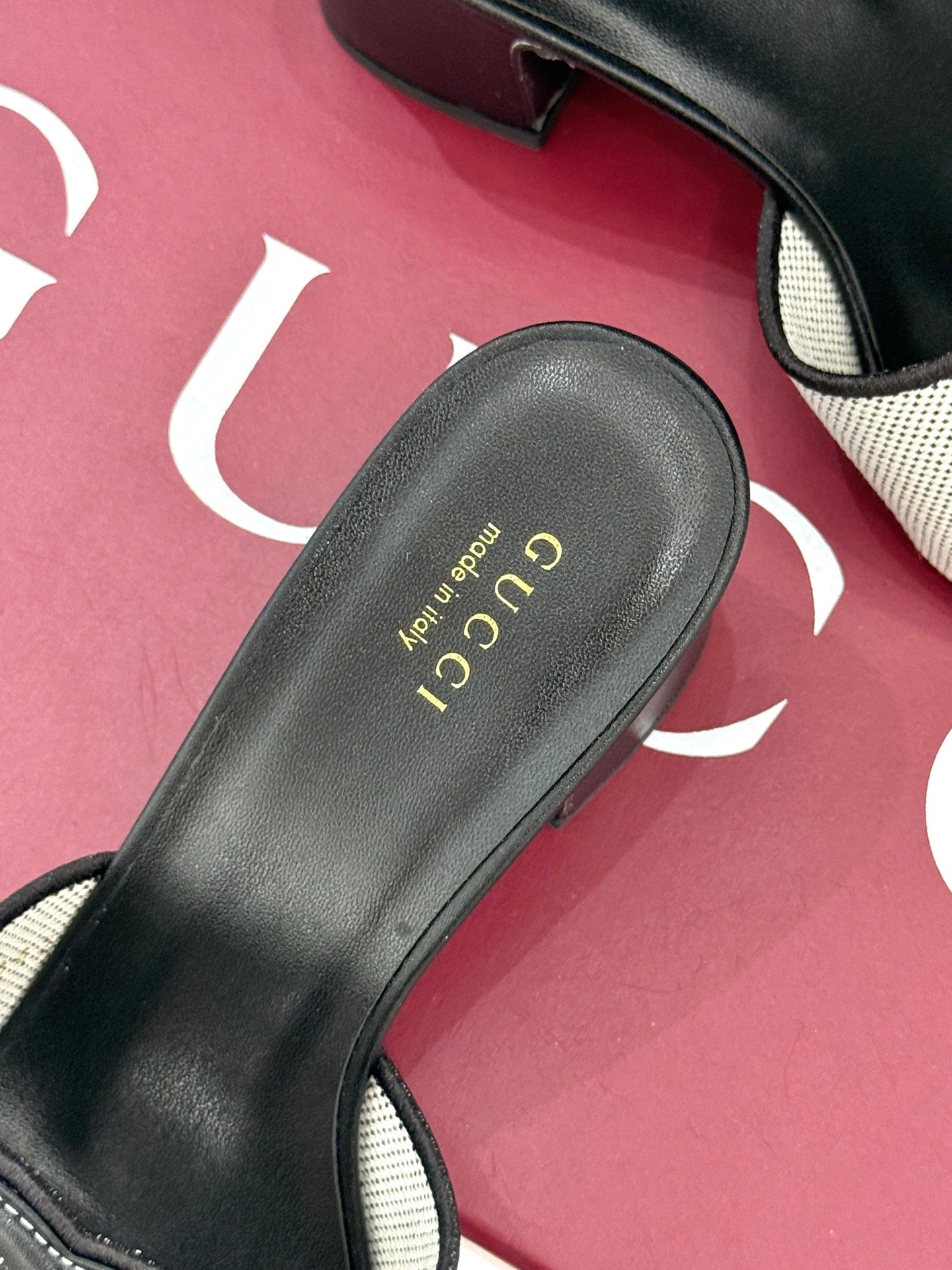 MID-HEEL MULE IN BLACK CALFSKIN AND CREAM WHITE FABRIC - 35